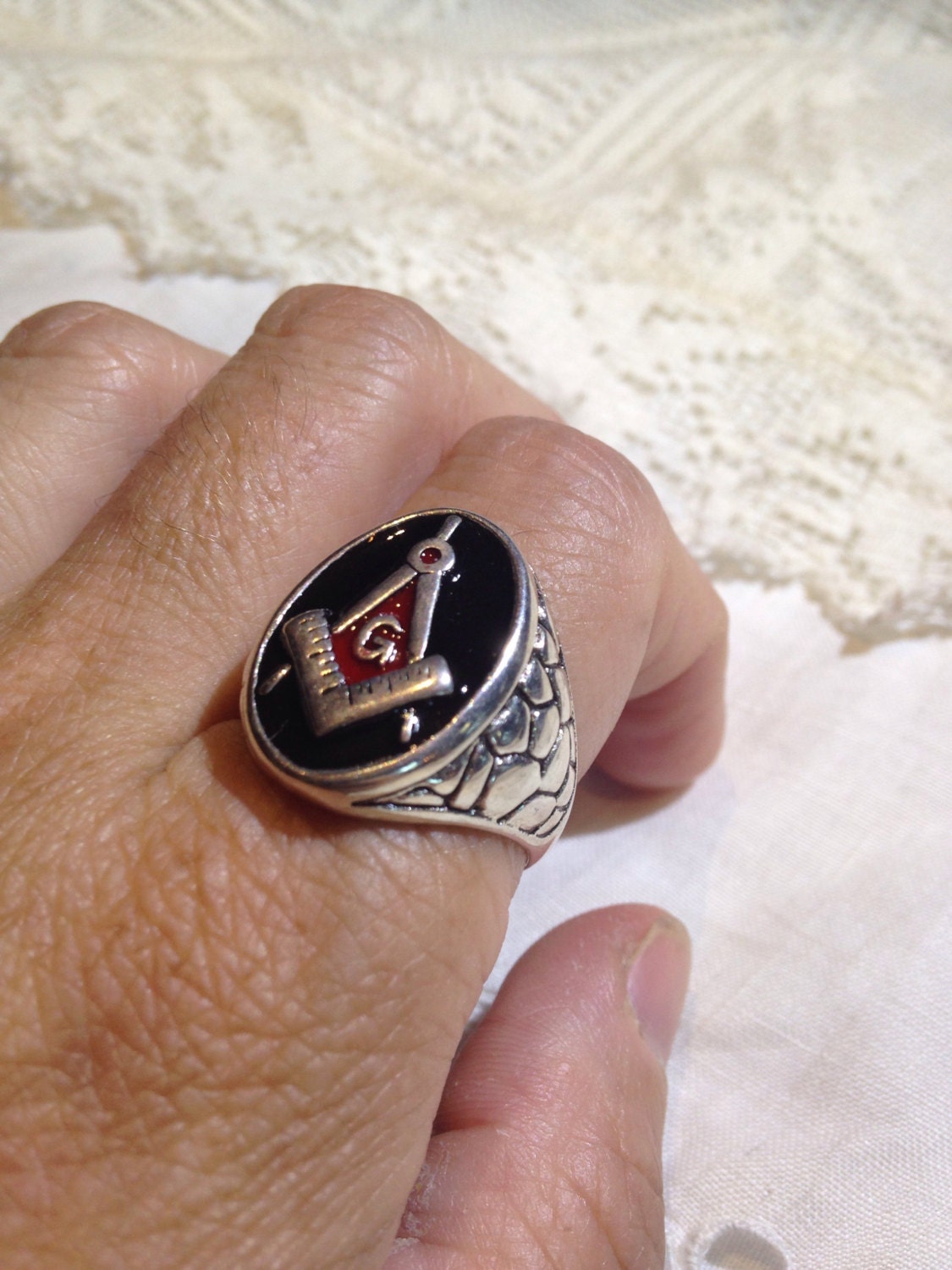 Vintage Gothic Red and Black Enamel Free Mason G Mens Ring