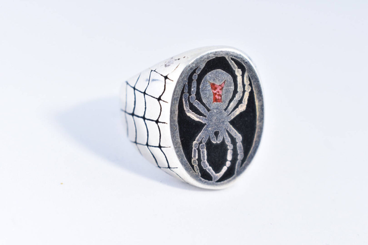 Vintage Native American Style Southwestern Black Widow Spider Inlay Men's Ring