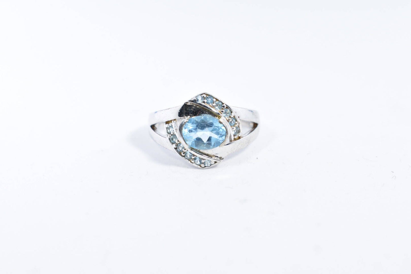 Vintage geniune blue topaz 925 sterling silver Cocktail Ring