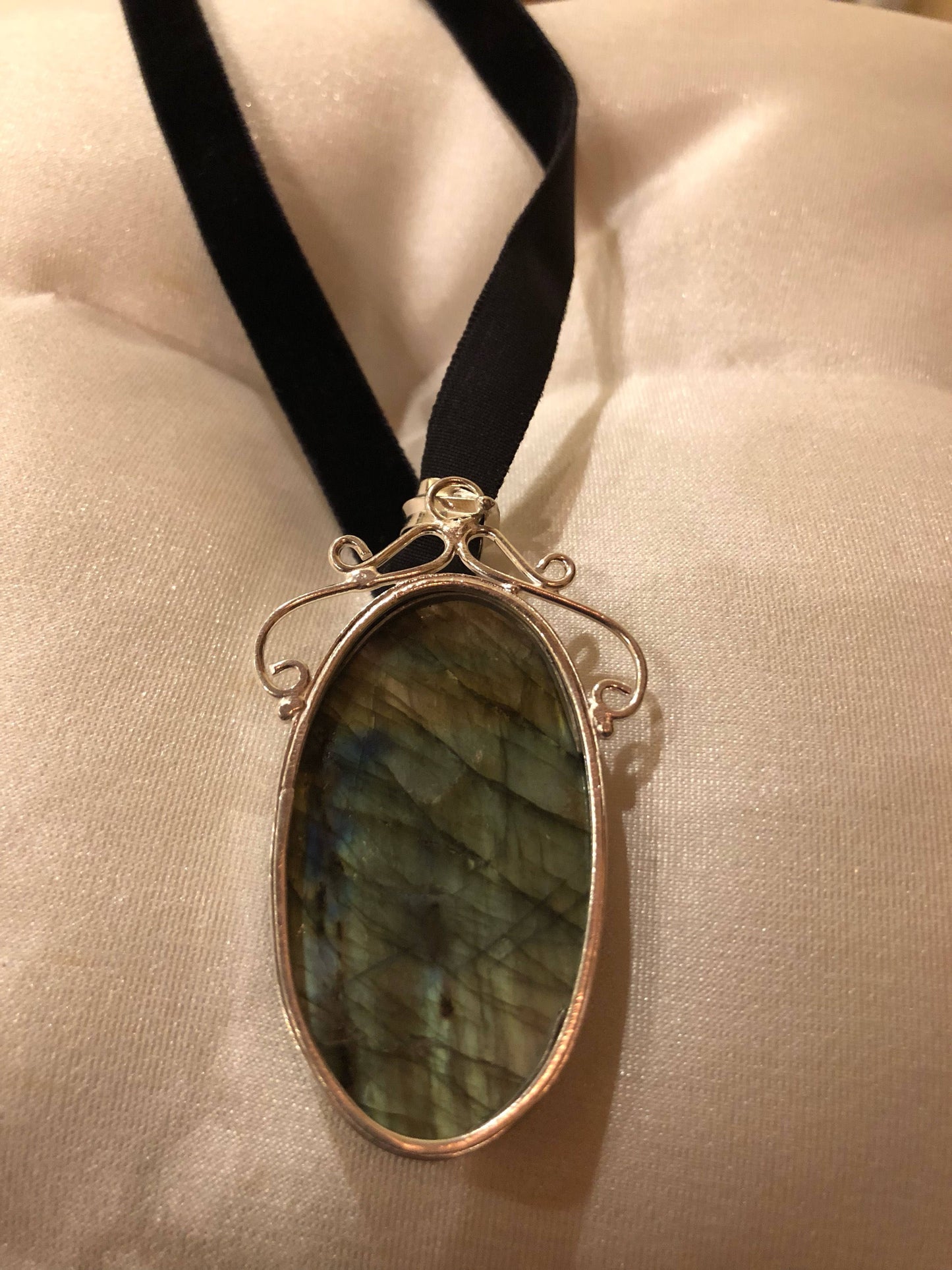 Vintage Silver Genuine Labradorite Gemstone Necklace.
