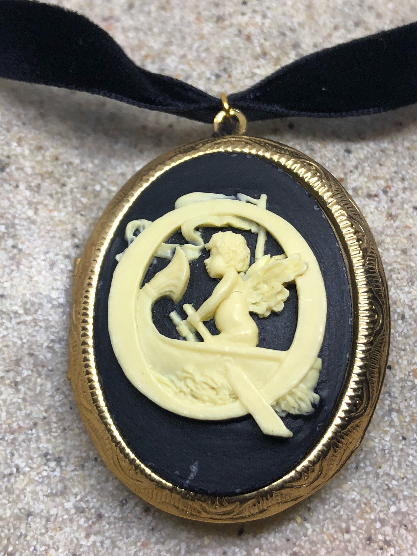 Vintage Cameo Locket Bronze Deco Etched Angel Choker Necklace