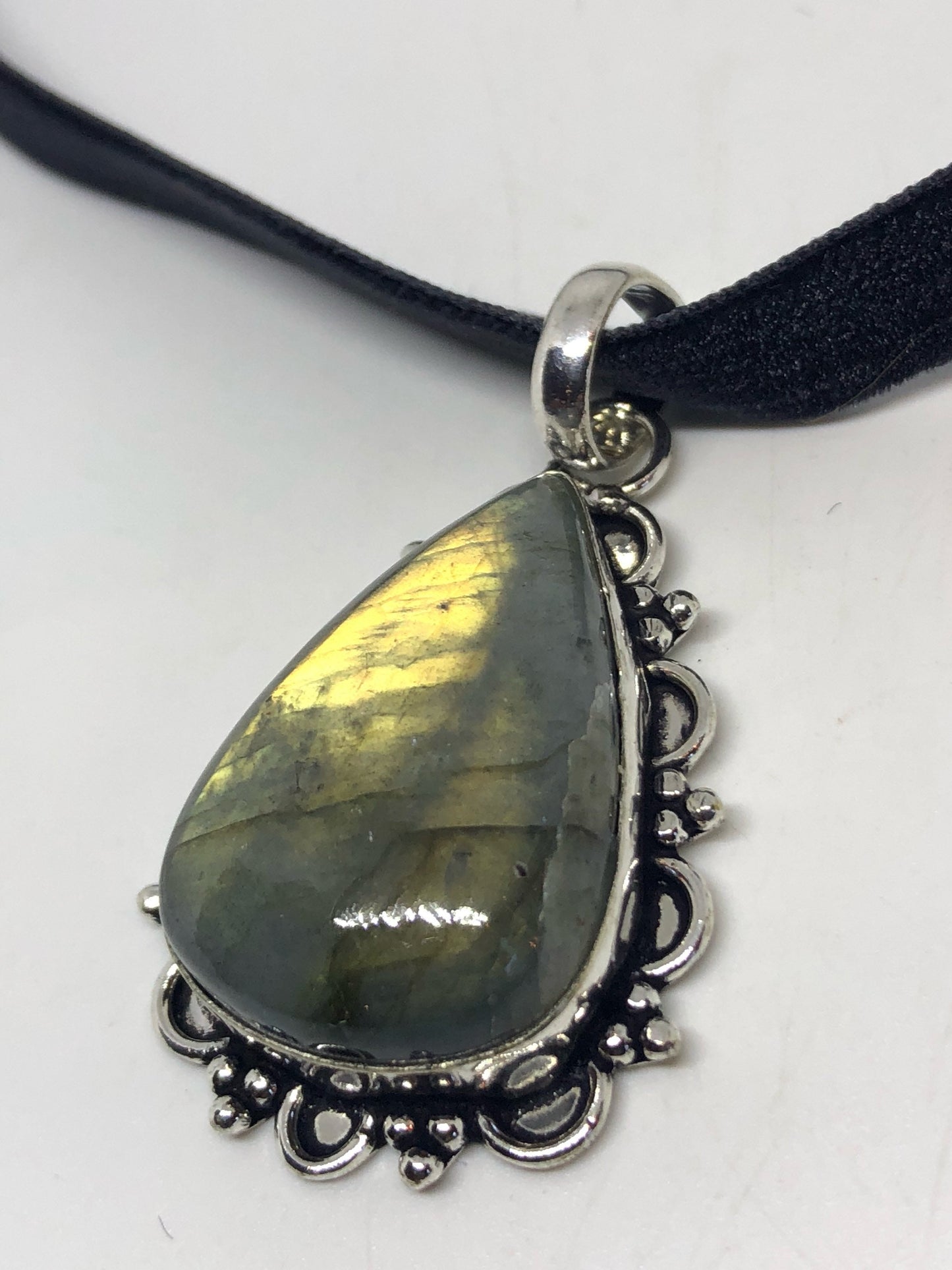 Vintage Silver Genuine Labradorite Gemstone Necklace.