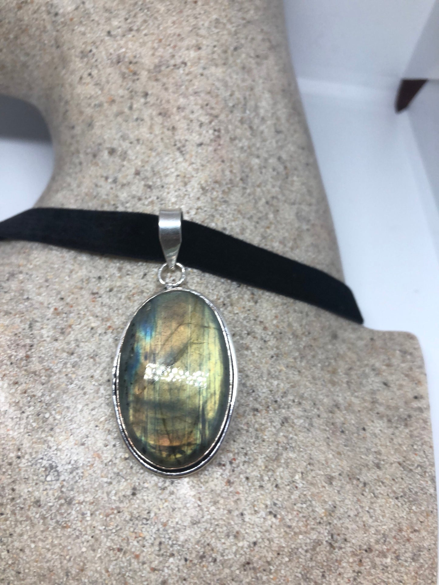 Vintage Silver Genuine Labradorite Gemstone Necklace.