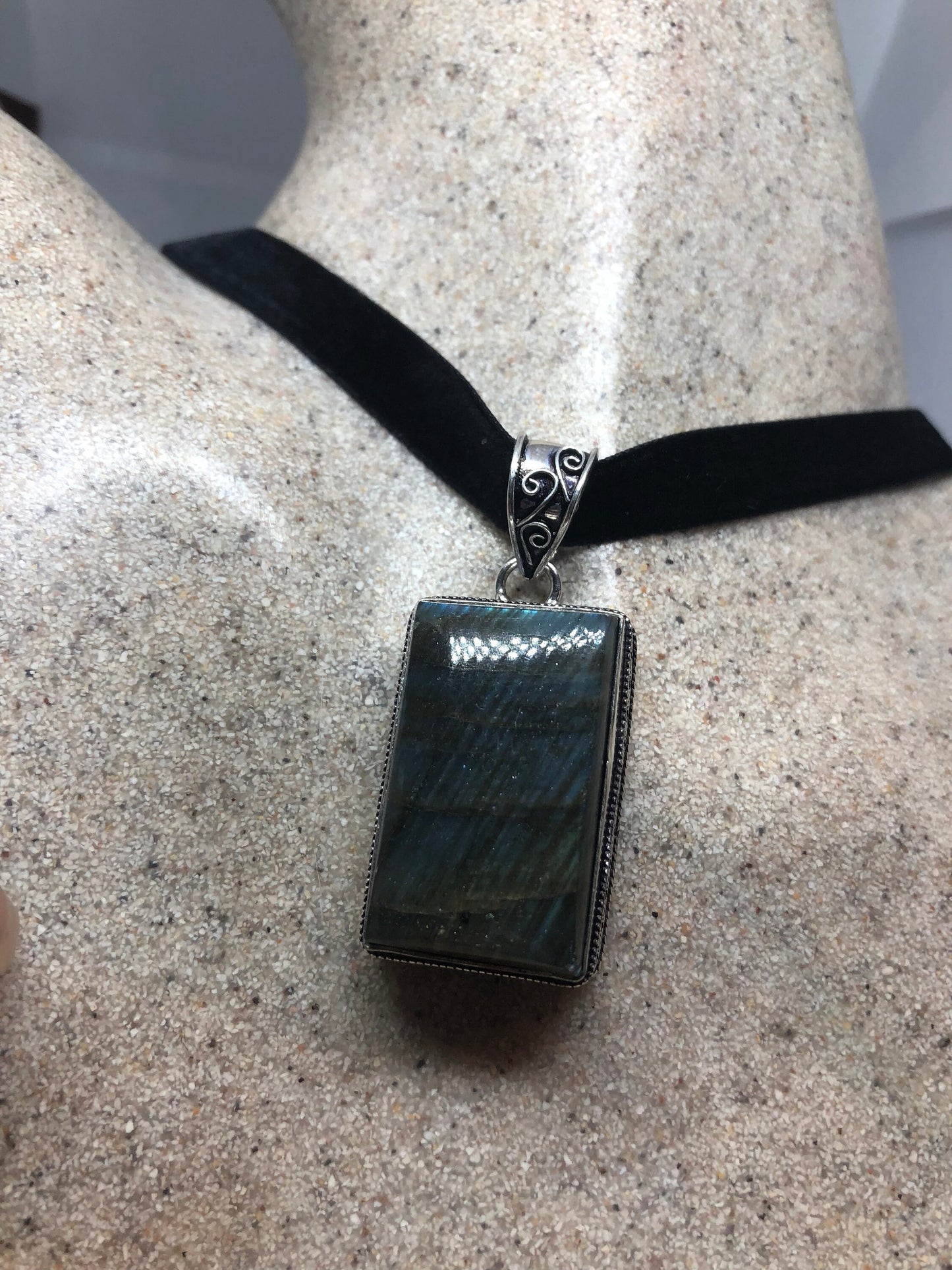 Vintage Silver Genuine Labradorite Gemstone Necklace.