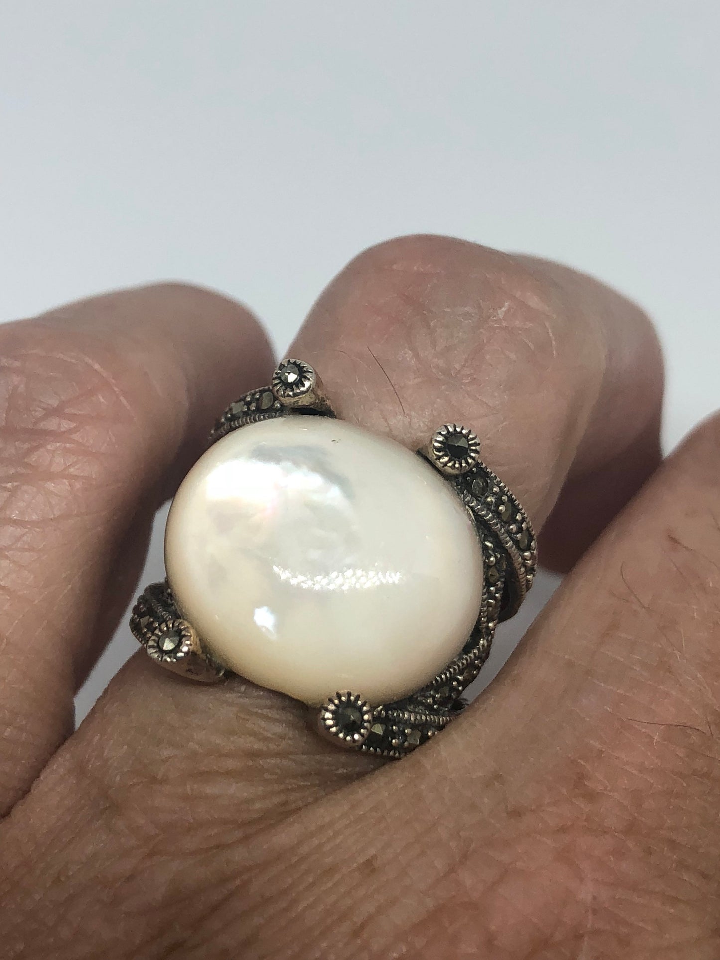 Vintage Mother of Pearl 925 Sterling Silver Marcasite Ring