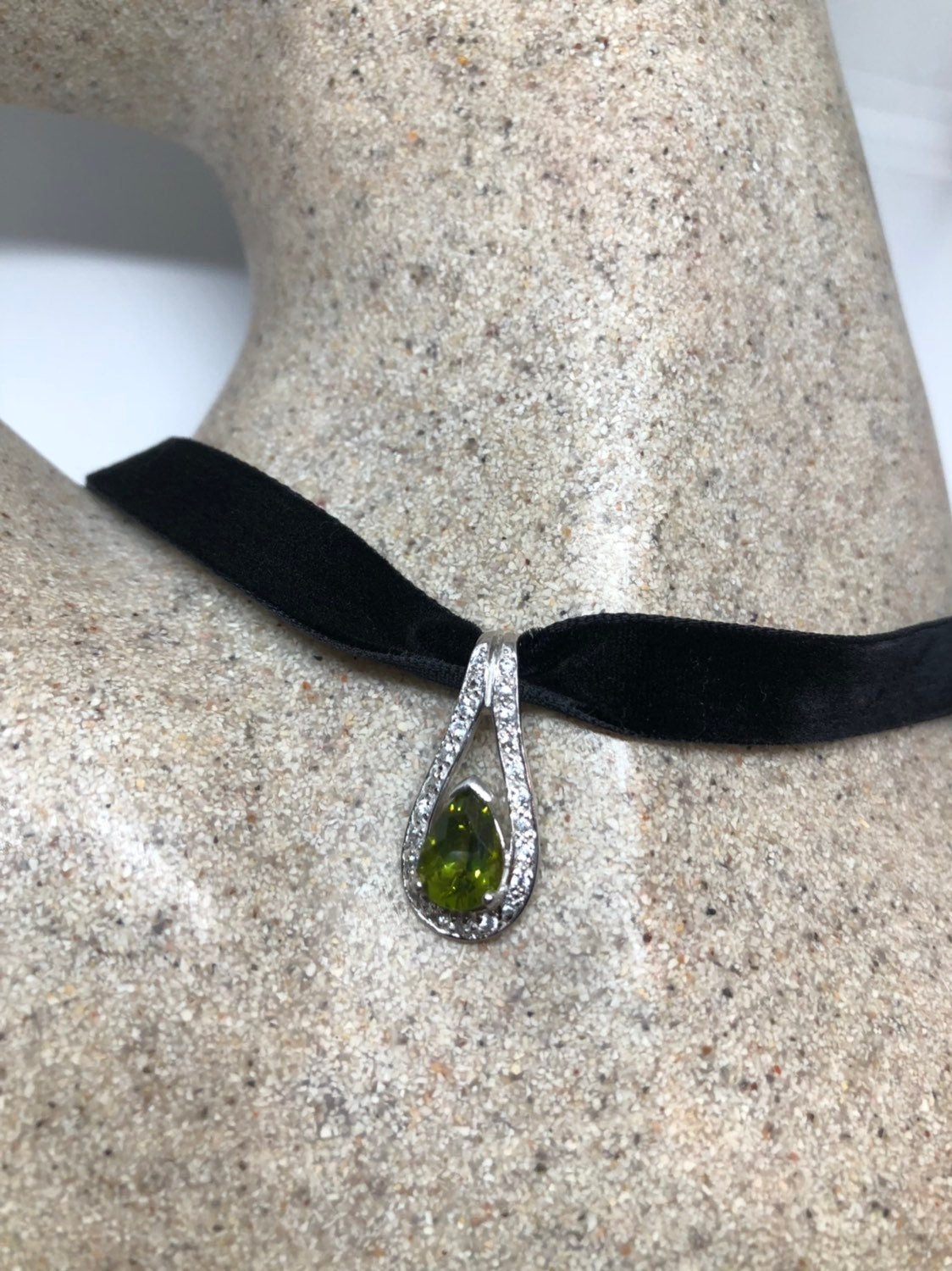 Vintage Handmade 925 Sterling Silver Genuine Peridot Pendant