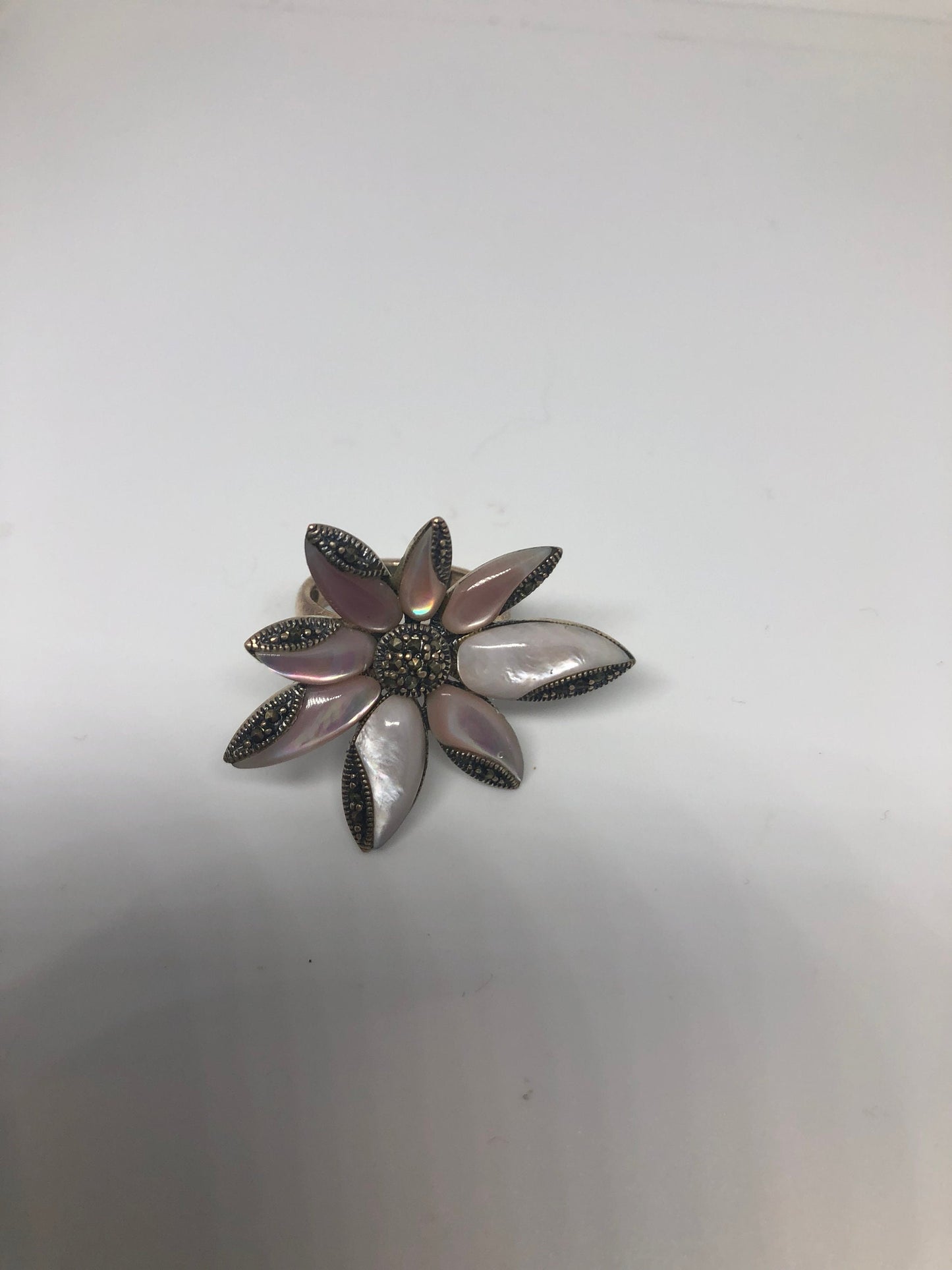 Vintage Pink Mother of Pearl 925 Sterling Silver Marcasite Flower Ring