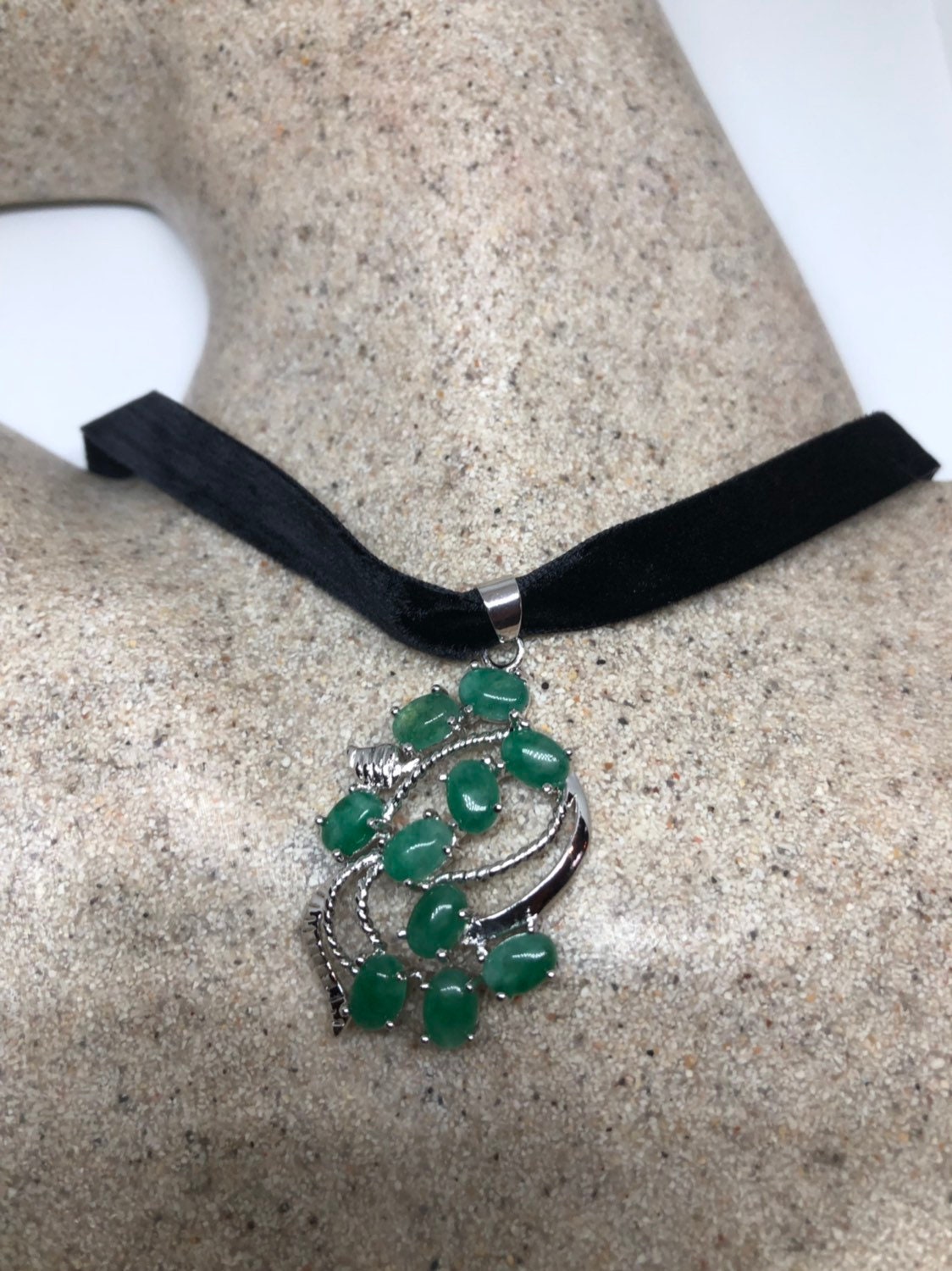 Vintage Green Jade Choker Silver Finish Necklace Pendant