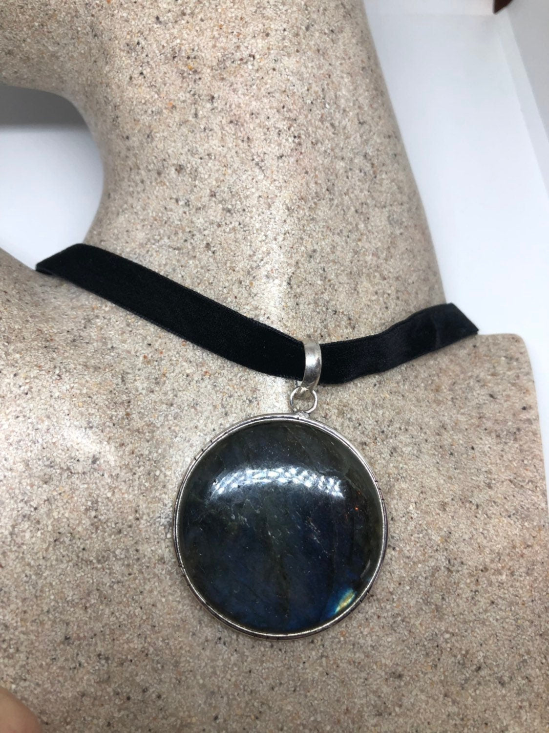 Vintage Silver Genuine Blue Labradorite Gemstone Necklace.