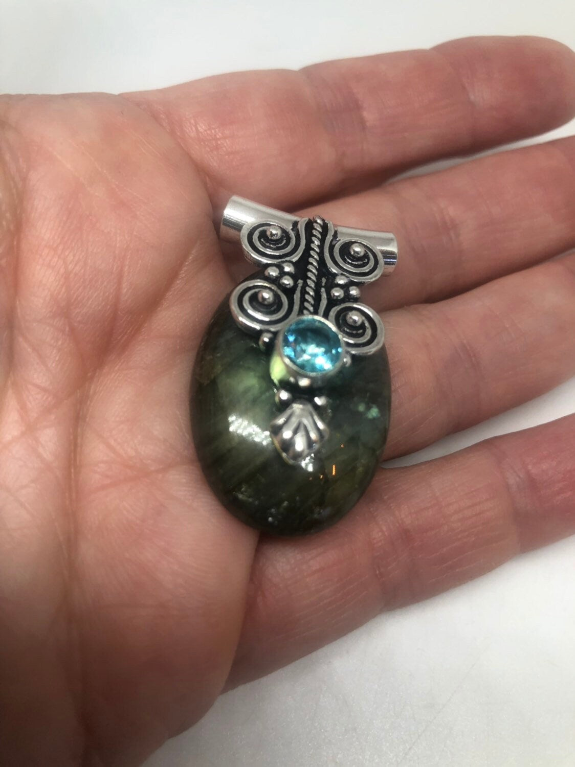 Vintage Silver Genuine Labradorite Blue Topaz Gemstone Necklace.