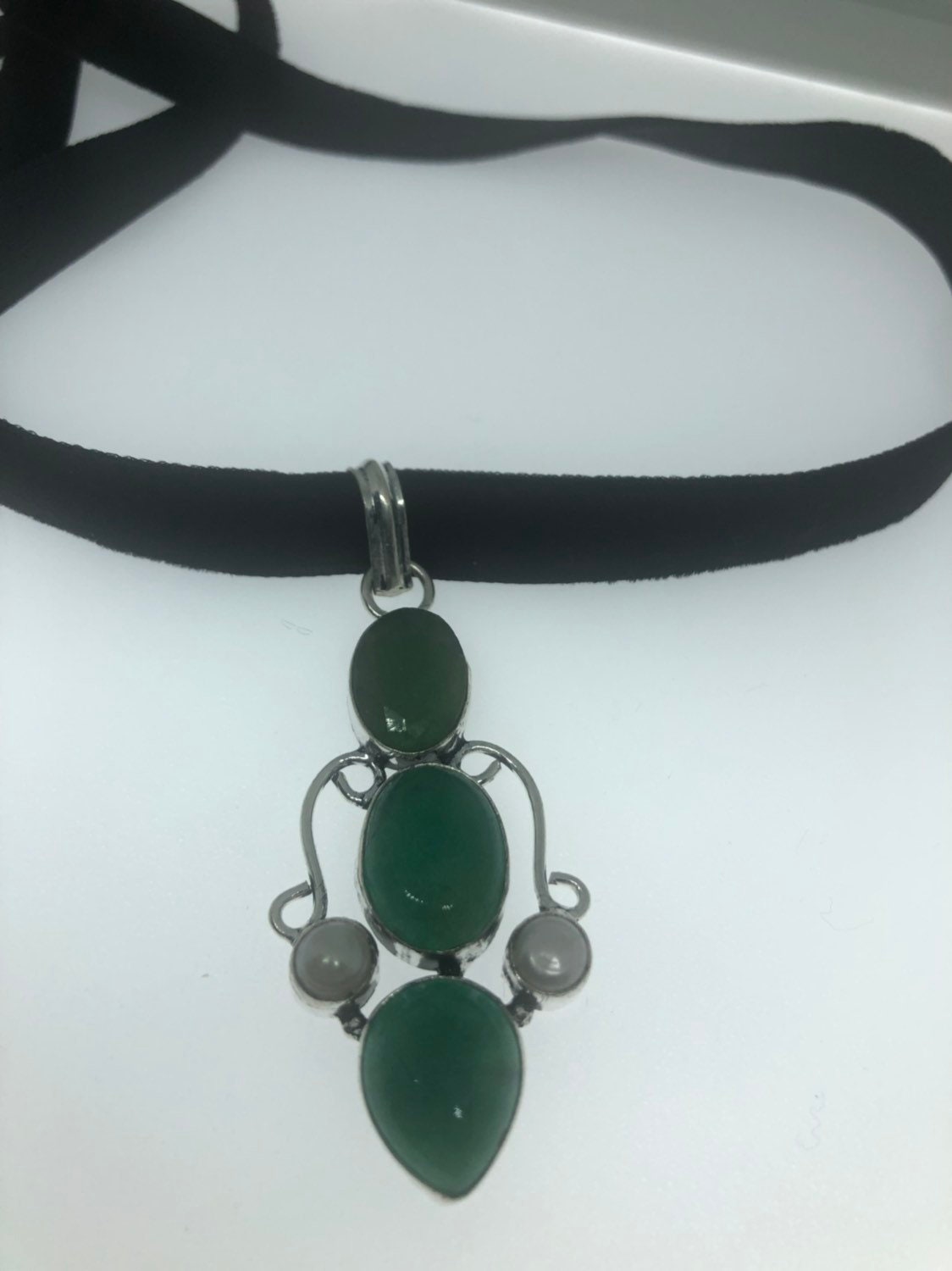 Handmade Vintage Green Chysopraise Crystal Choker Pendant