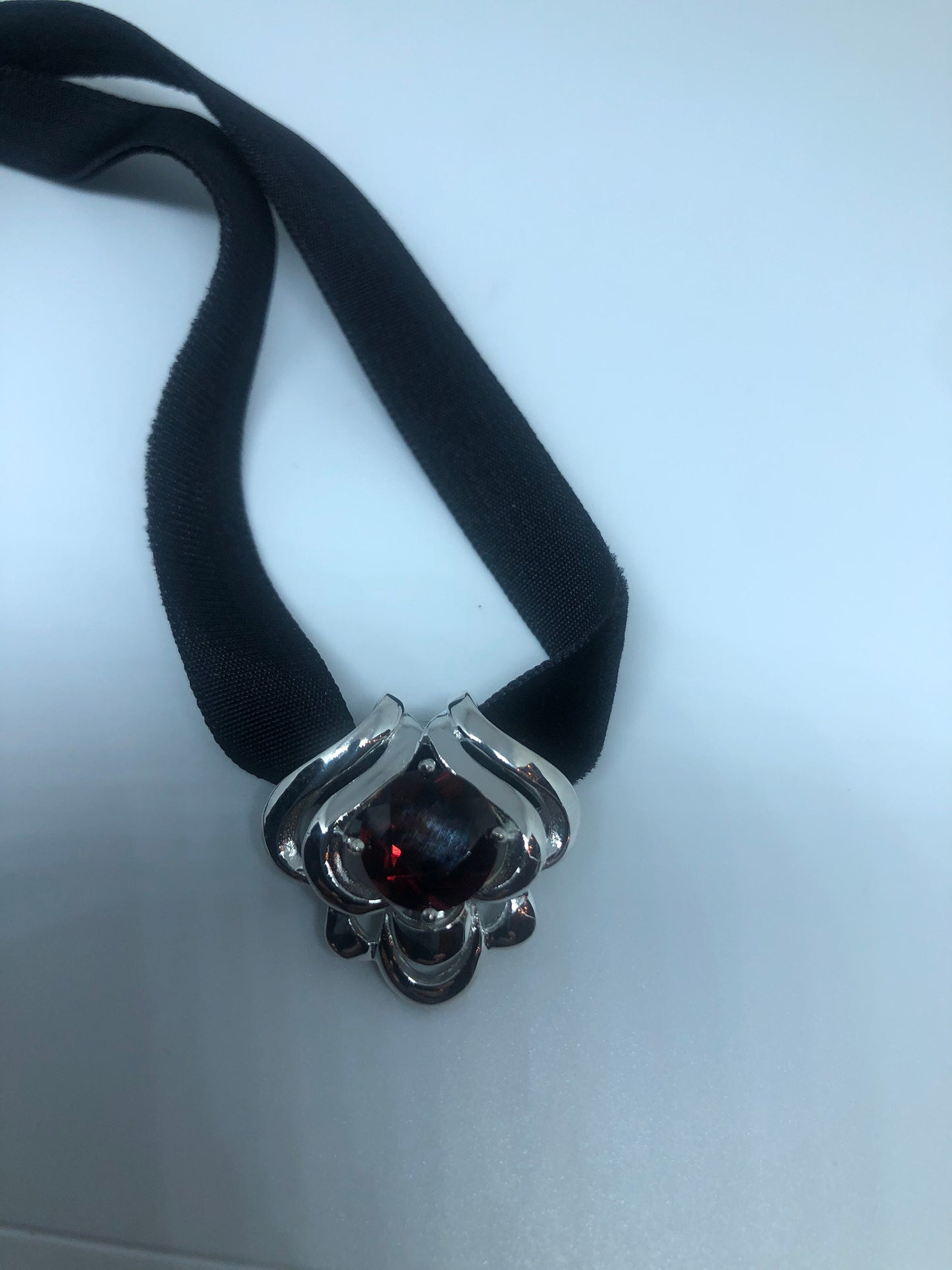 Vintage 925 Sterling Silver Genuine Garnet Antique Choker Pendant Necklace