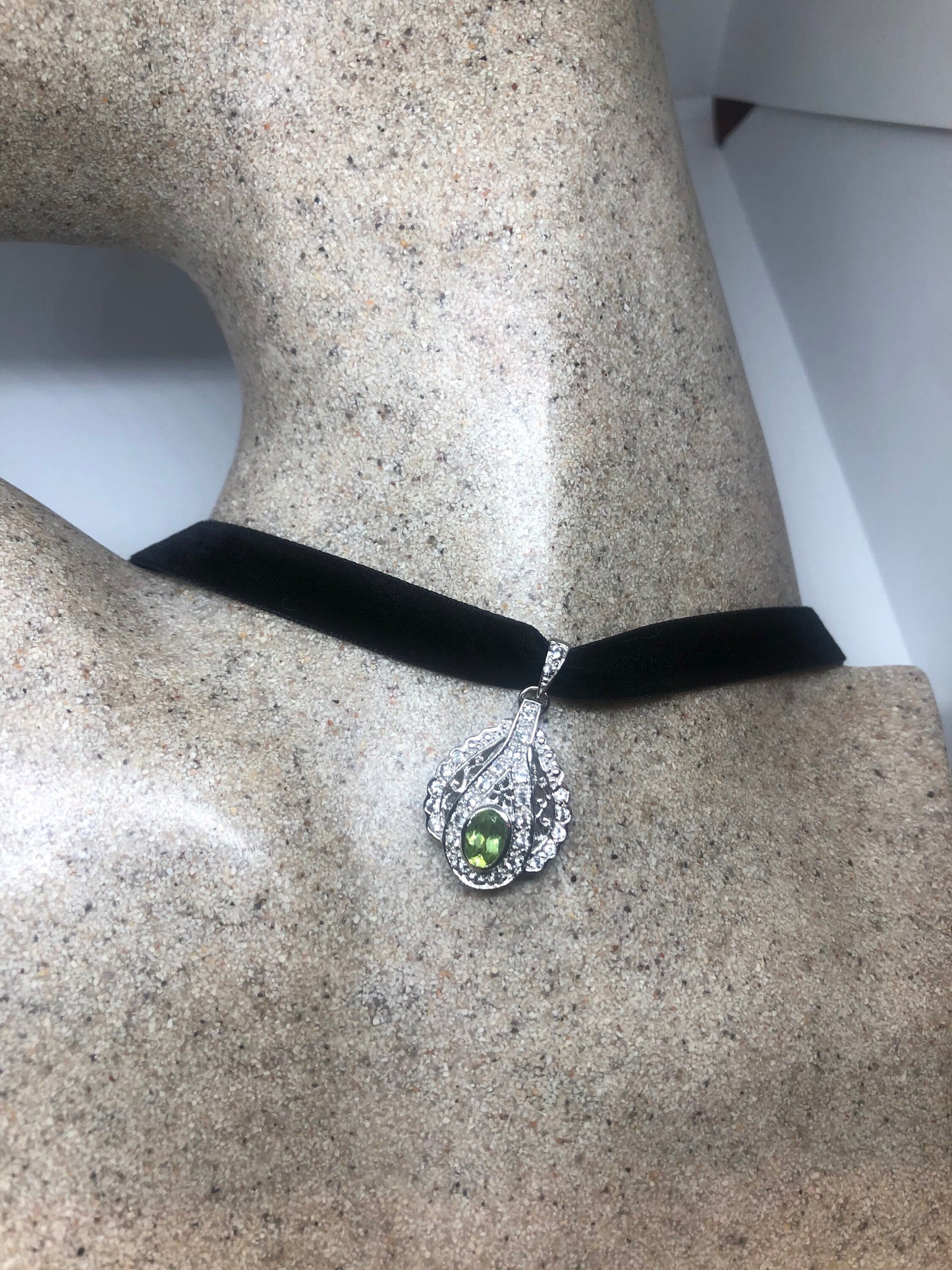 Vintage Handmade 925 Sterling Silver Genuine Peridot Pendant