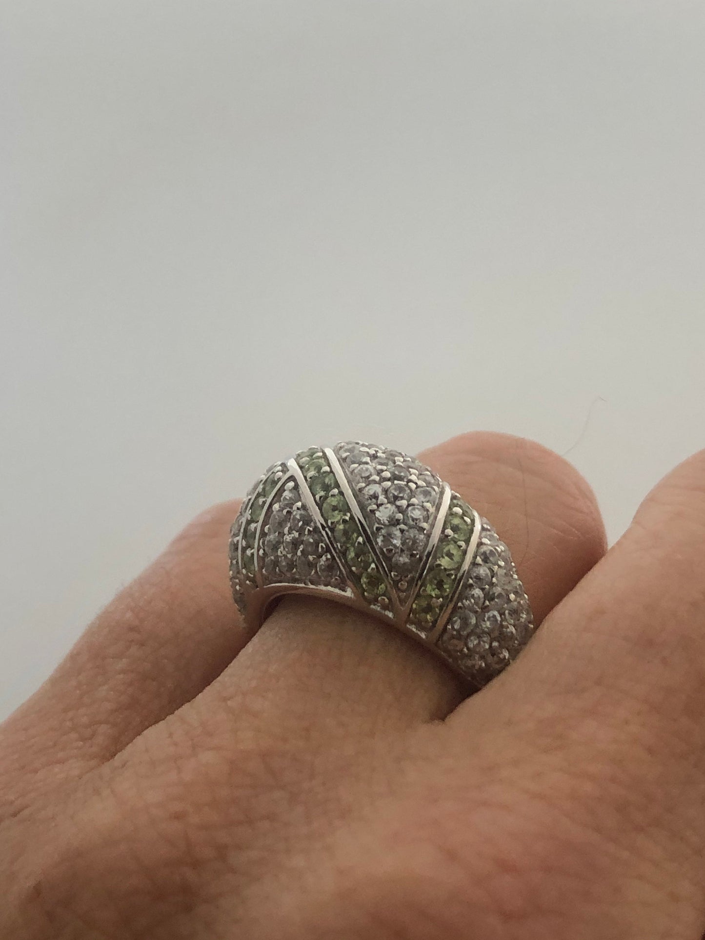 Vintage Handmade Genuine Green Peridot 925 Sterling Silver Ring Size 7