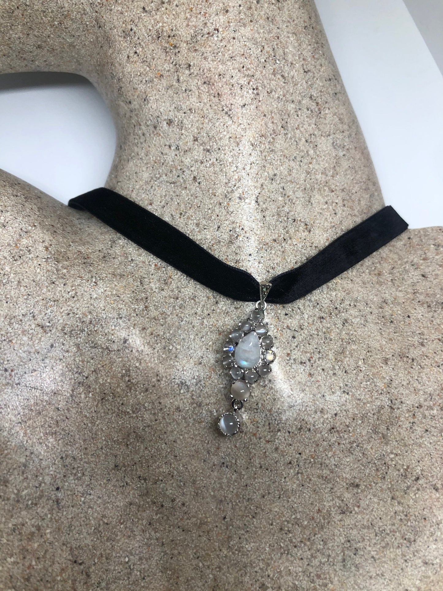Vintage 925 Sterling Silver Rainbow Moonstone Pendant Necklace Choker