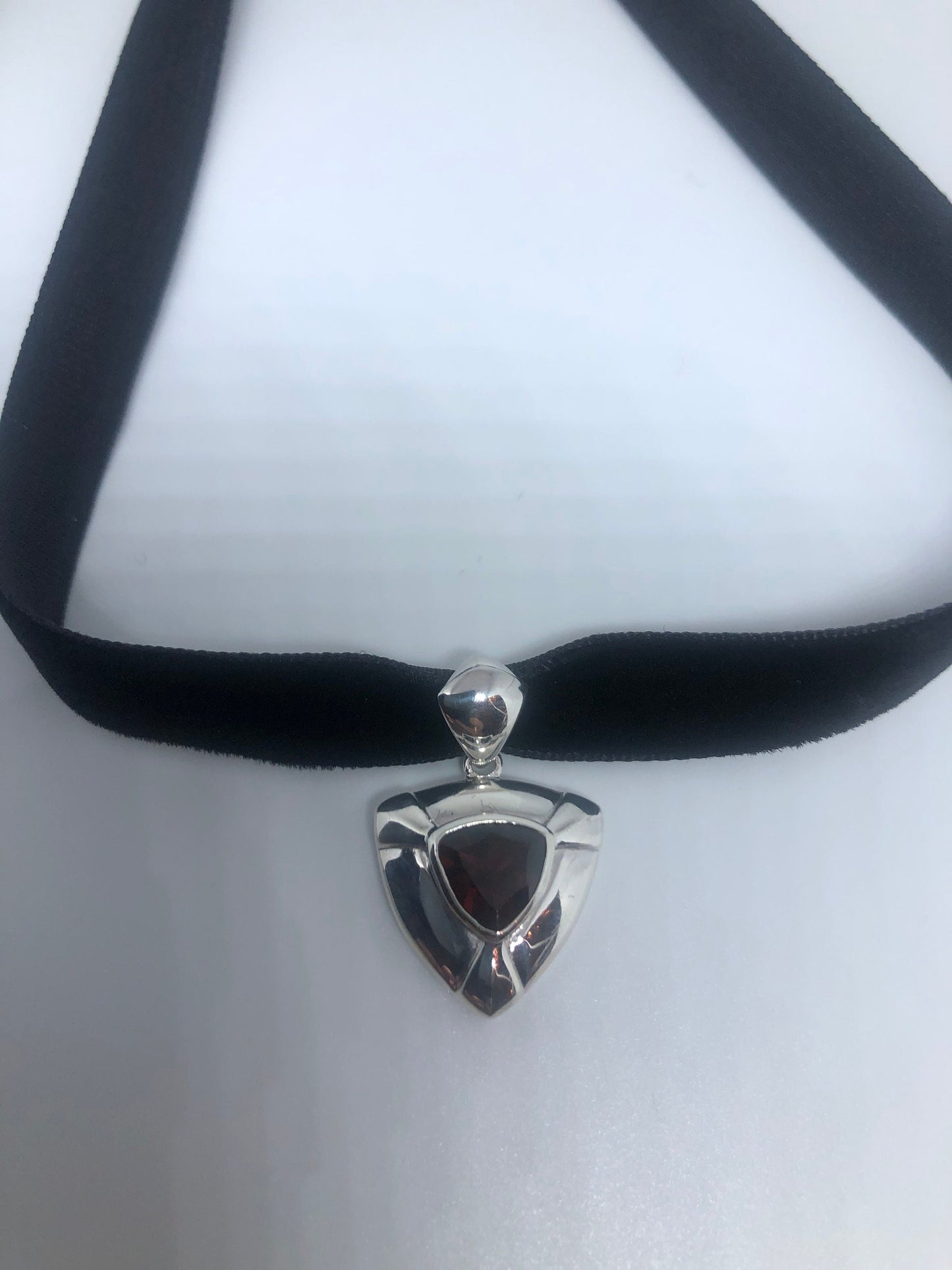 Vintage 925 Sterling Silver Genuine Garnet Antique Choker Pendant Necklace