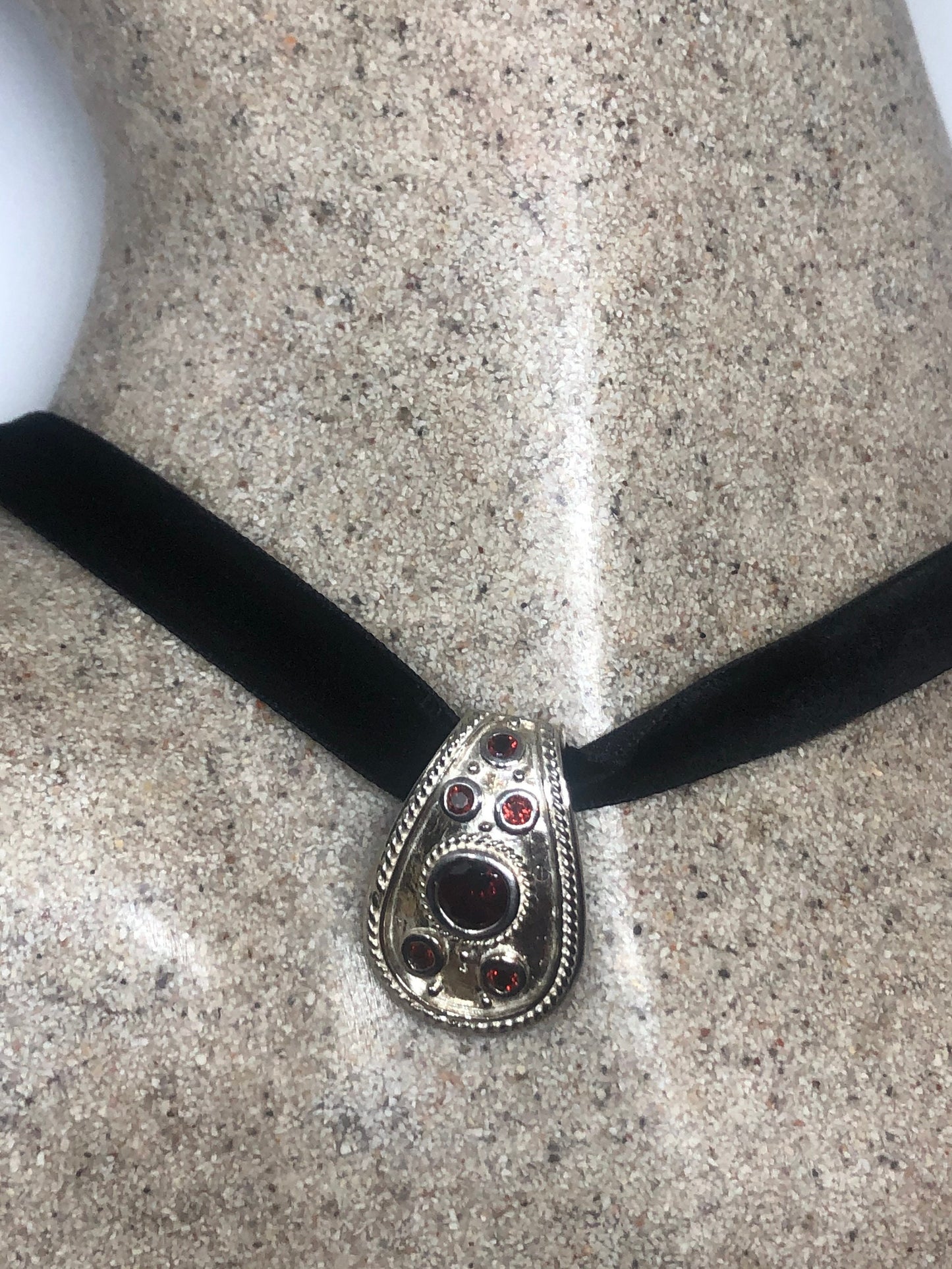 Vintage 925 Sterling Silver Genuine Garnet Antique Choker Pendant Necklace