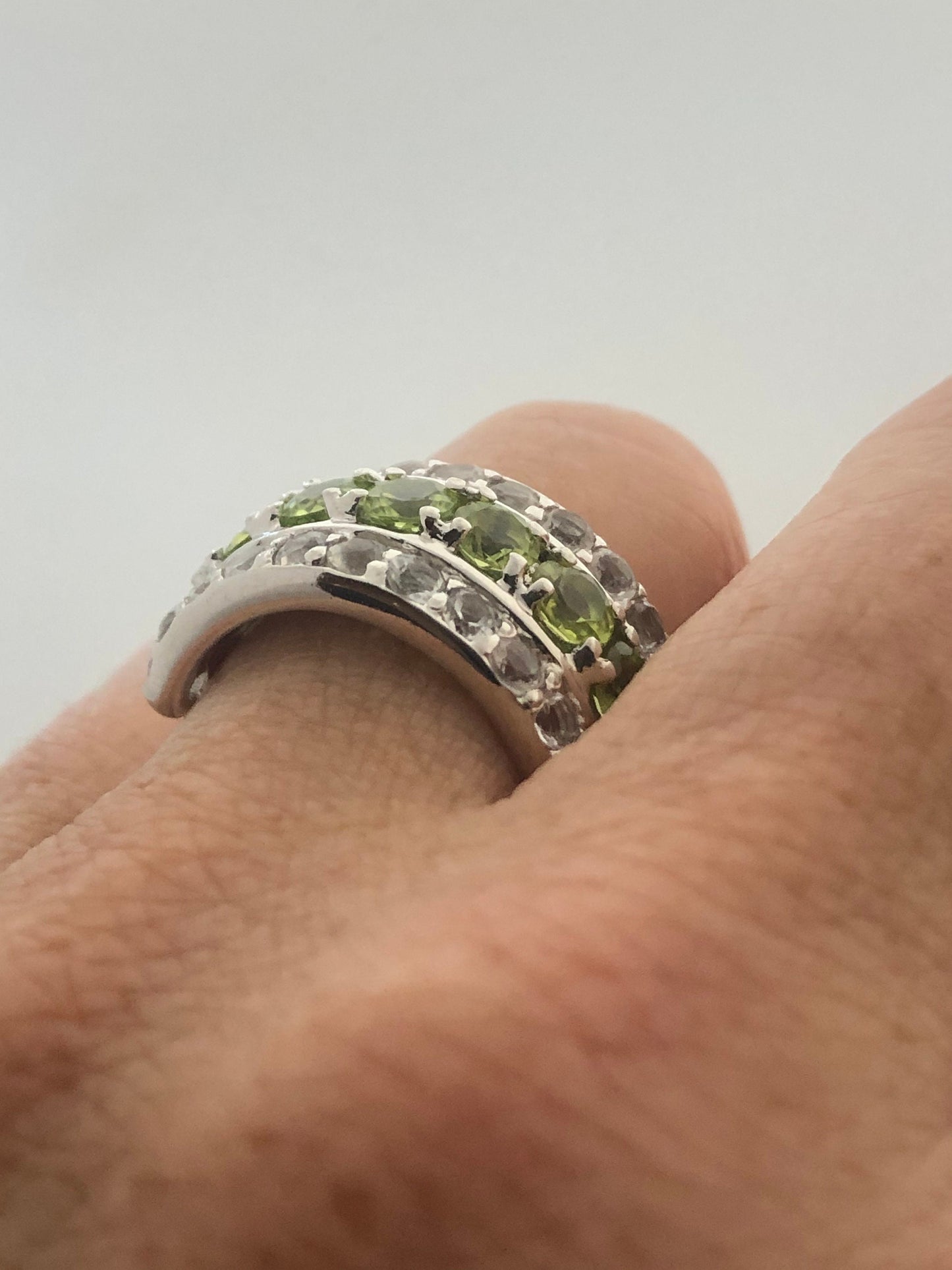 Vintage Handmade Genuine Green Peridot 925 Sterling Silver Ring SIze 8