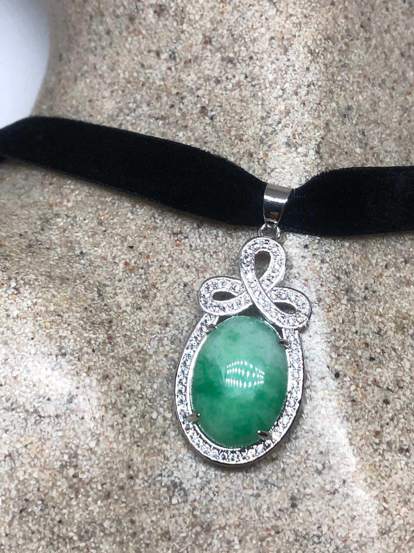 Vintage Green Jade Choker Silver Finish Necklace Pendant