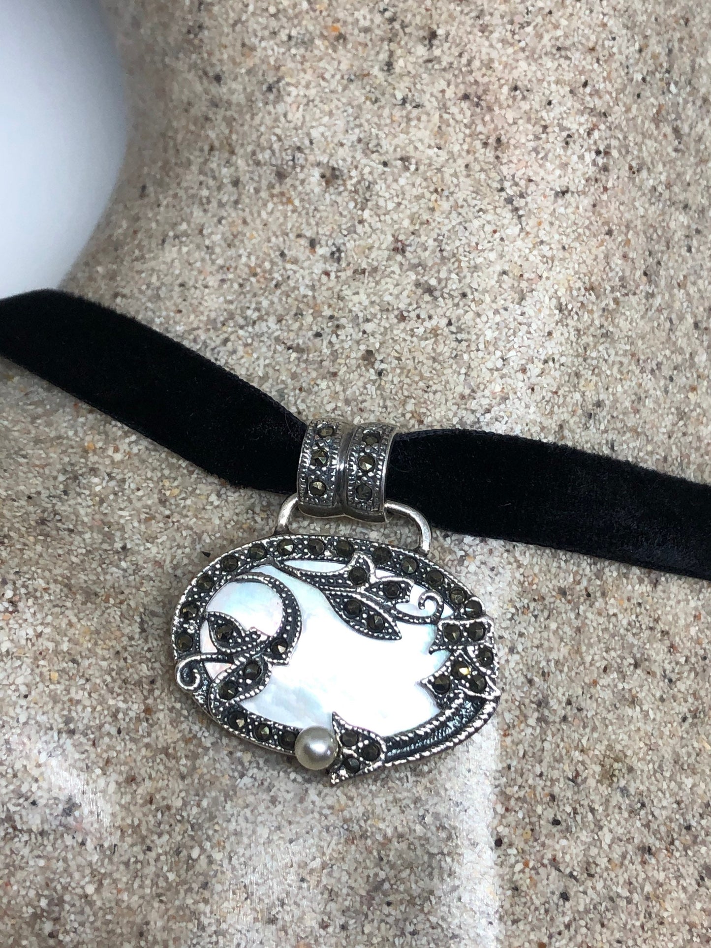Vintage Deco Mother of a Pearl Choker Marcasite 925 Sterling Silver Necklace