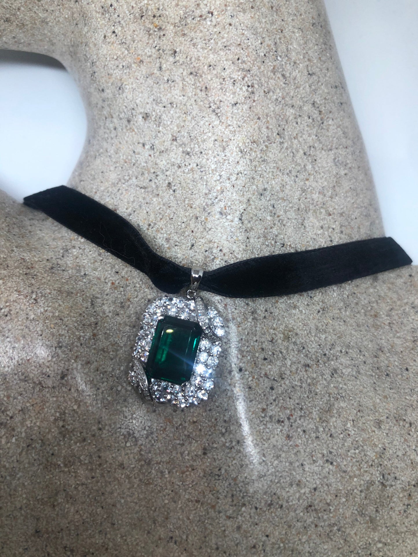 Vintage Silver Genuine Green Fluorite Gemstone Necklace.