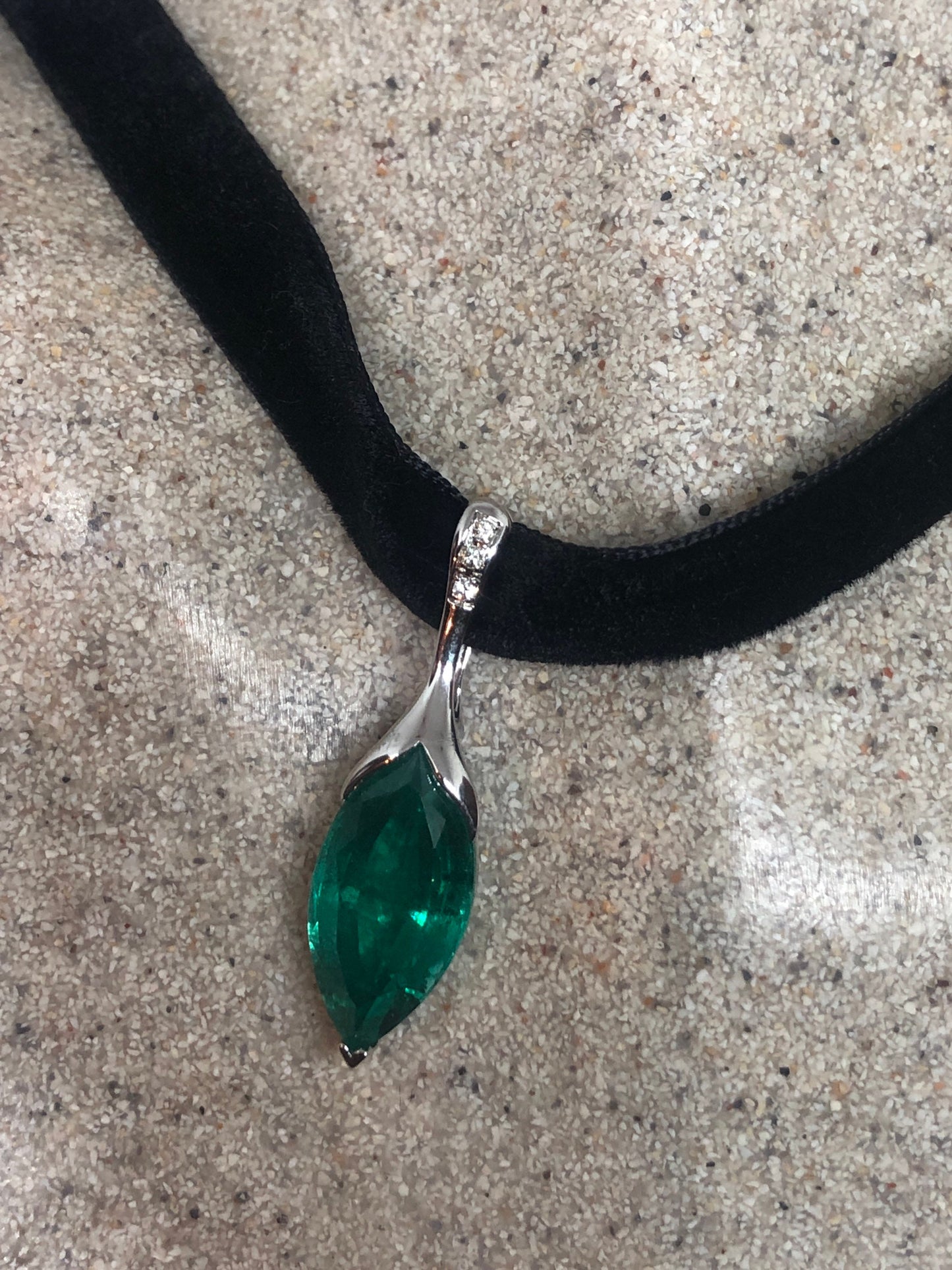 Vintage Silver Genuine Green Fluorite Gemstone Necklace.