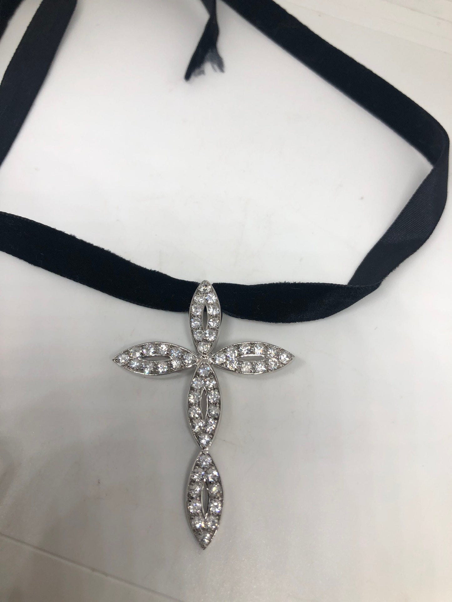 Vintage CROSS Choker 925 Sterling Silver White Sapphire Pendant Necklace