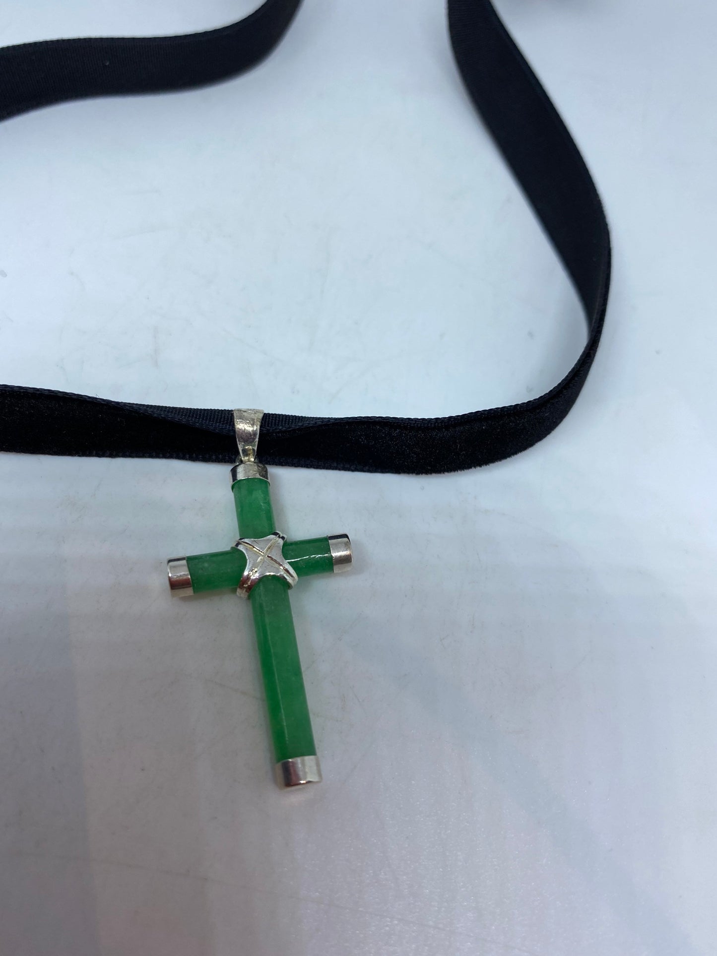 Vintage Fun Jade Choker 925 Sterling Silver Cross Pendant Necklace