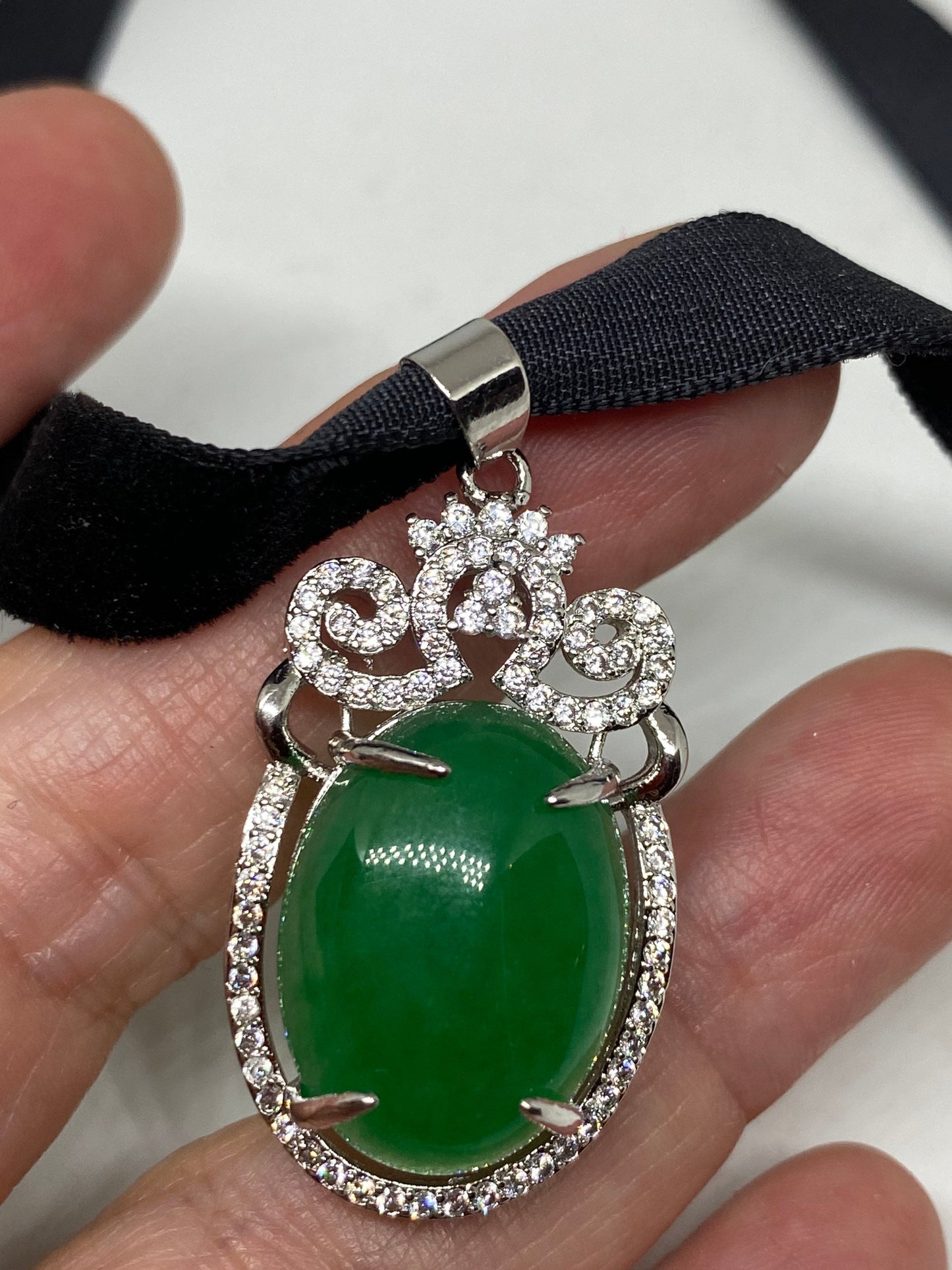 Vintage Green Jade Choker Silver Finish Necklace Pendant