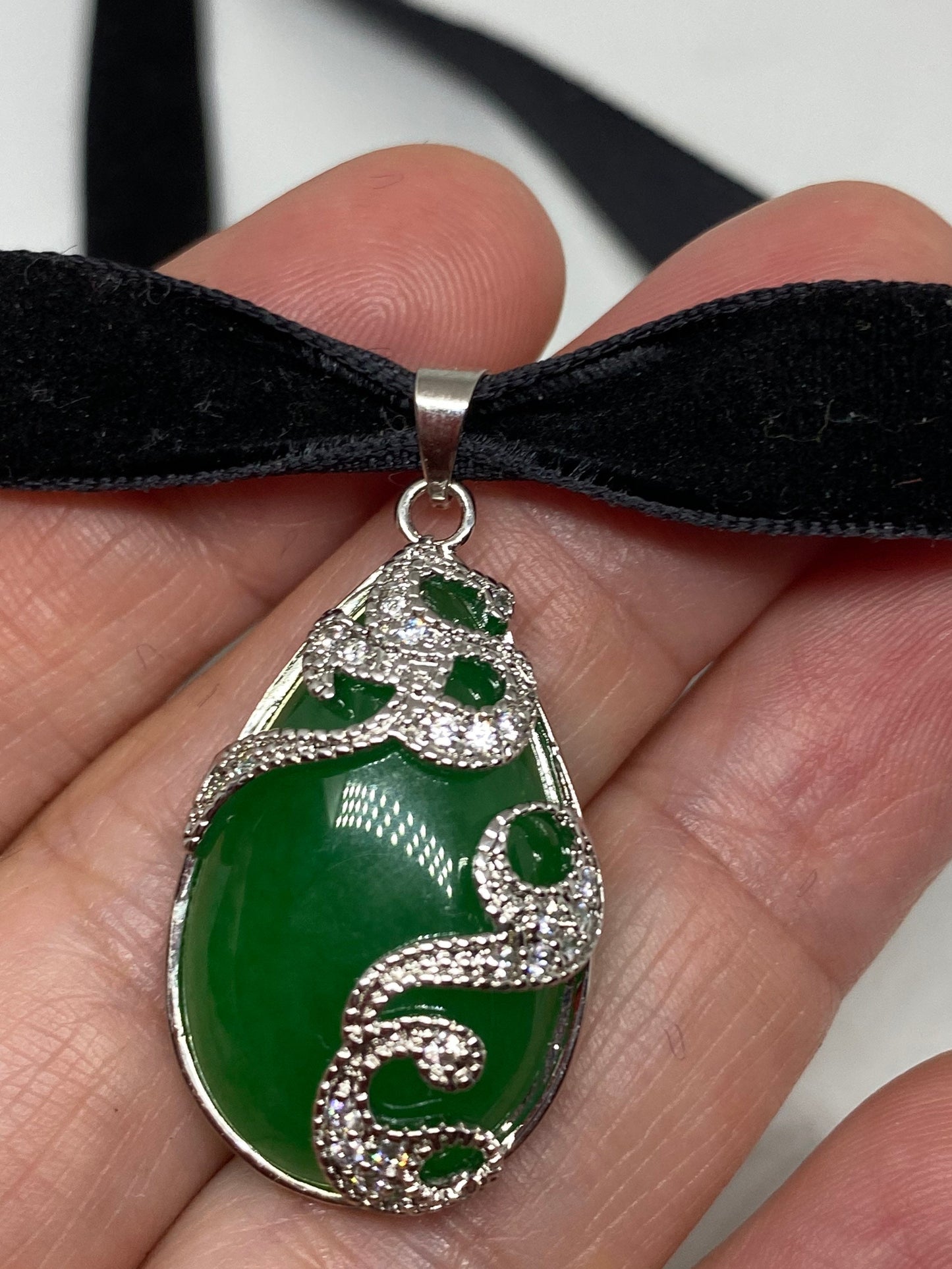 Vintage Green Jade Choker Silver Finish Necklace Pendant