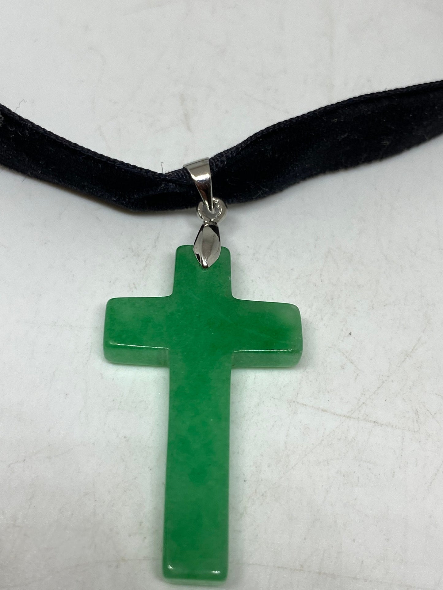 Vintage Fun Jade Choker 925 Sterling Silver Cross Pendant Necklace
