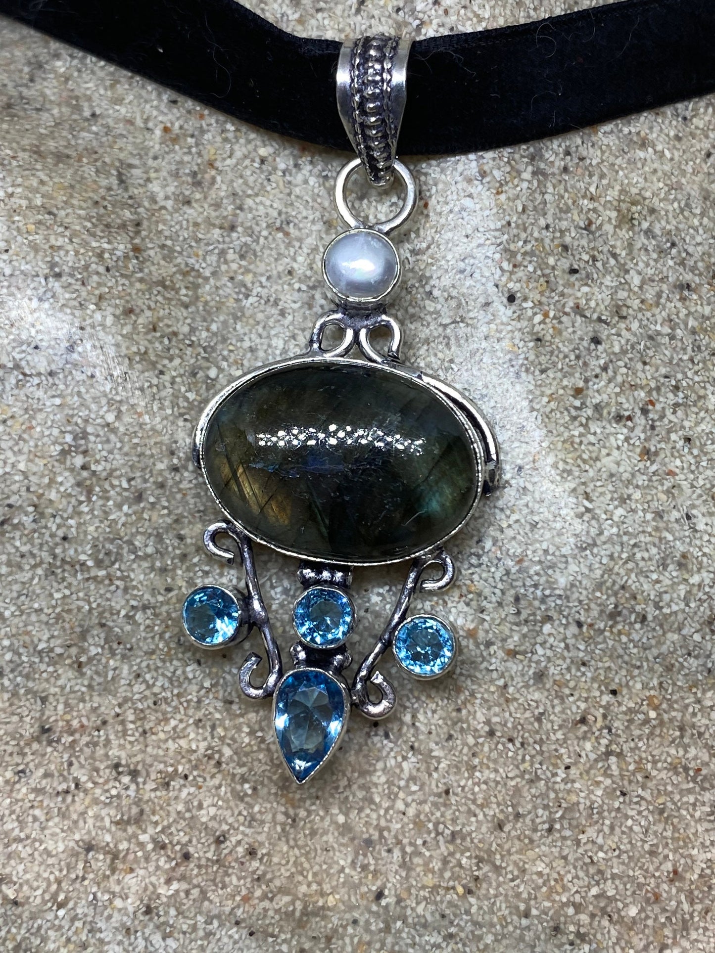 Vintage Silver Genuine Labradorite Gemstone Necklace.