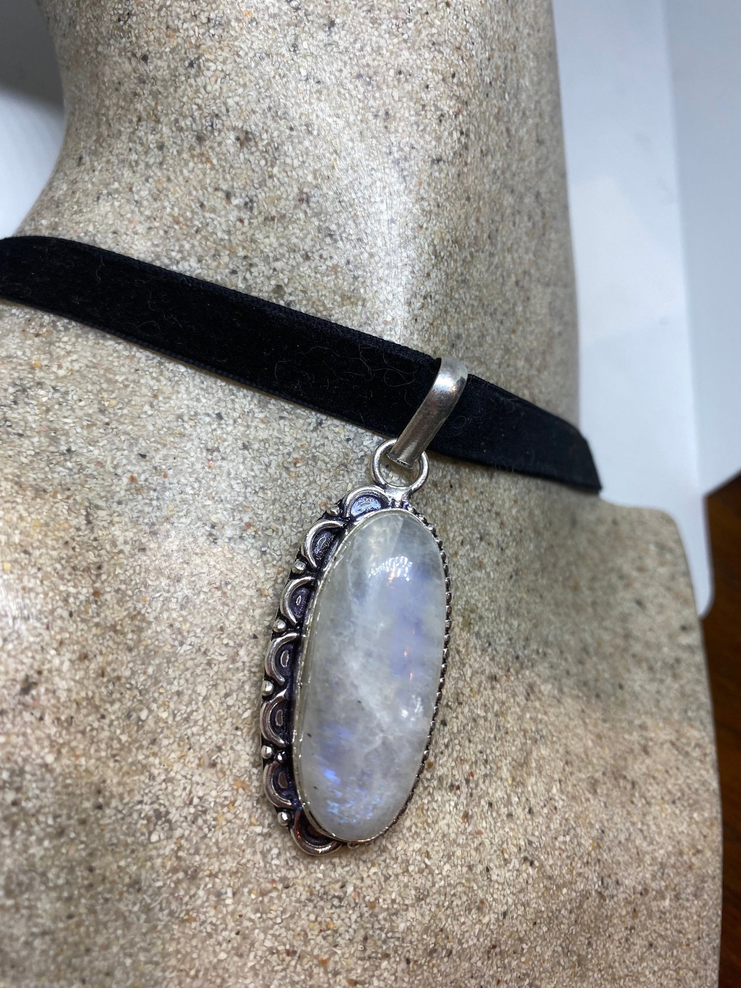 Vintage Rainbow Moonstone Choker Pendant Necklace