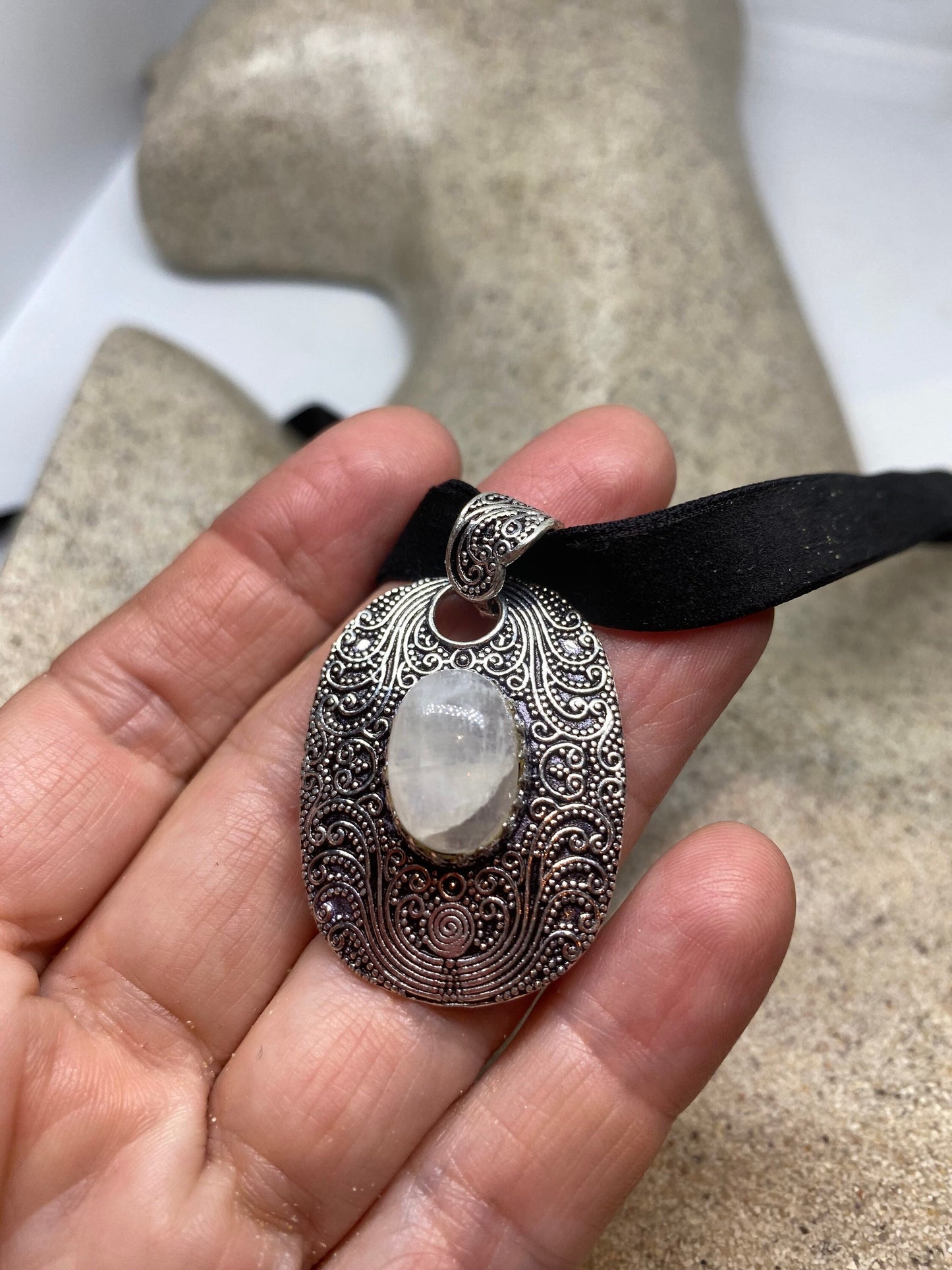 Vintage Rainbow Moonstone Choker Pendant Necklace