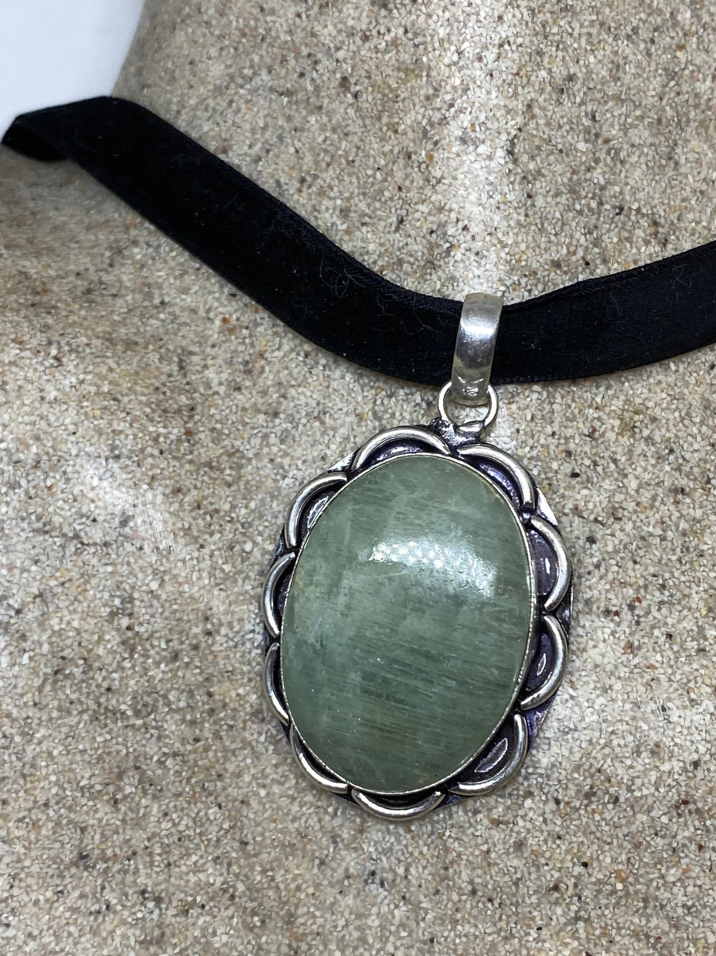 Vintage Green Nephrite Choker Silver Finish Pendant Necklace