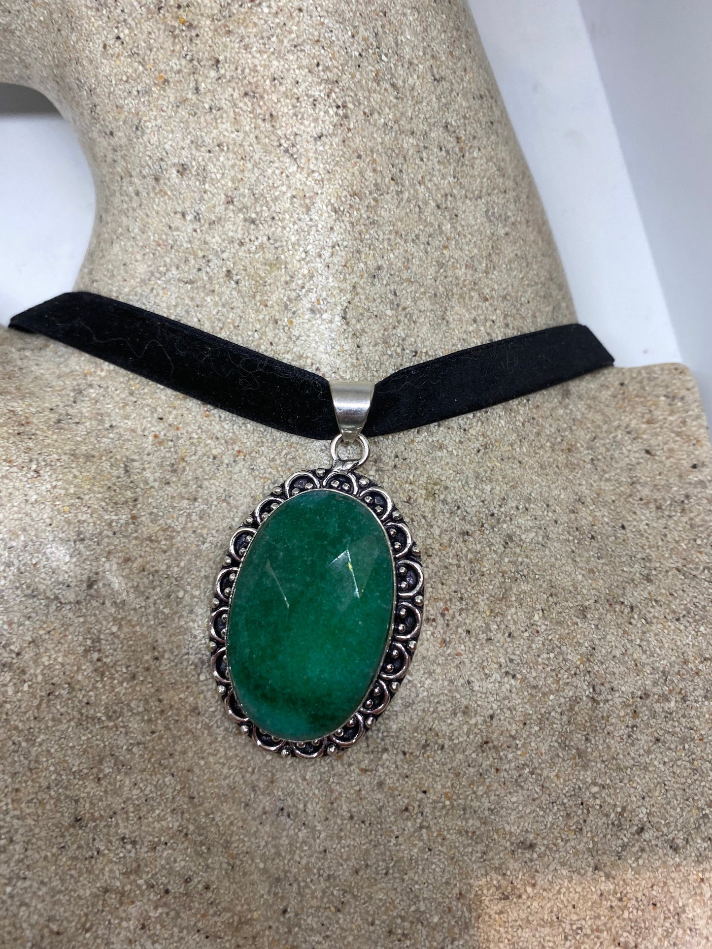 Handmade Vintage Green Chrysoprase Crystal Choker Pendant
