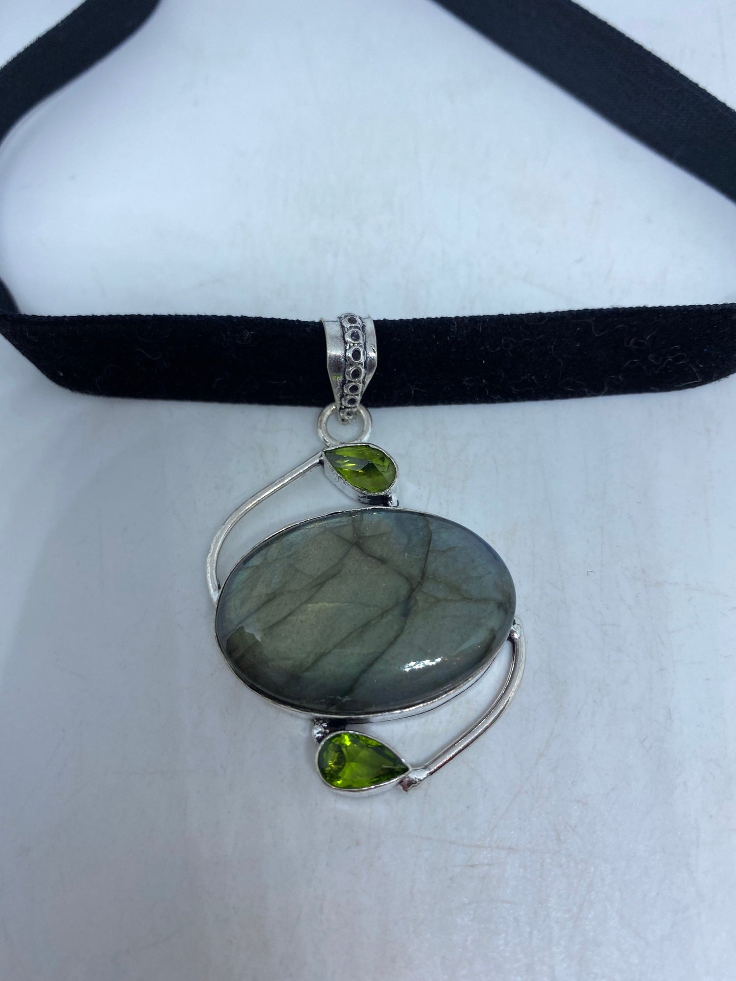 Vintage Silver Genuine Labradorite Gemstone Necklace.