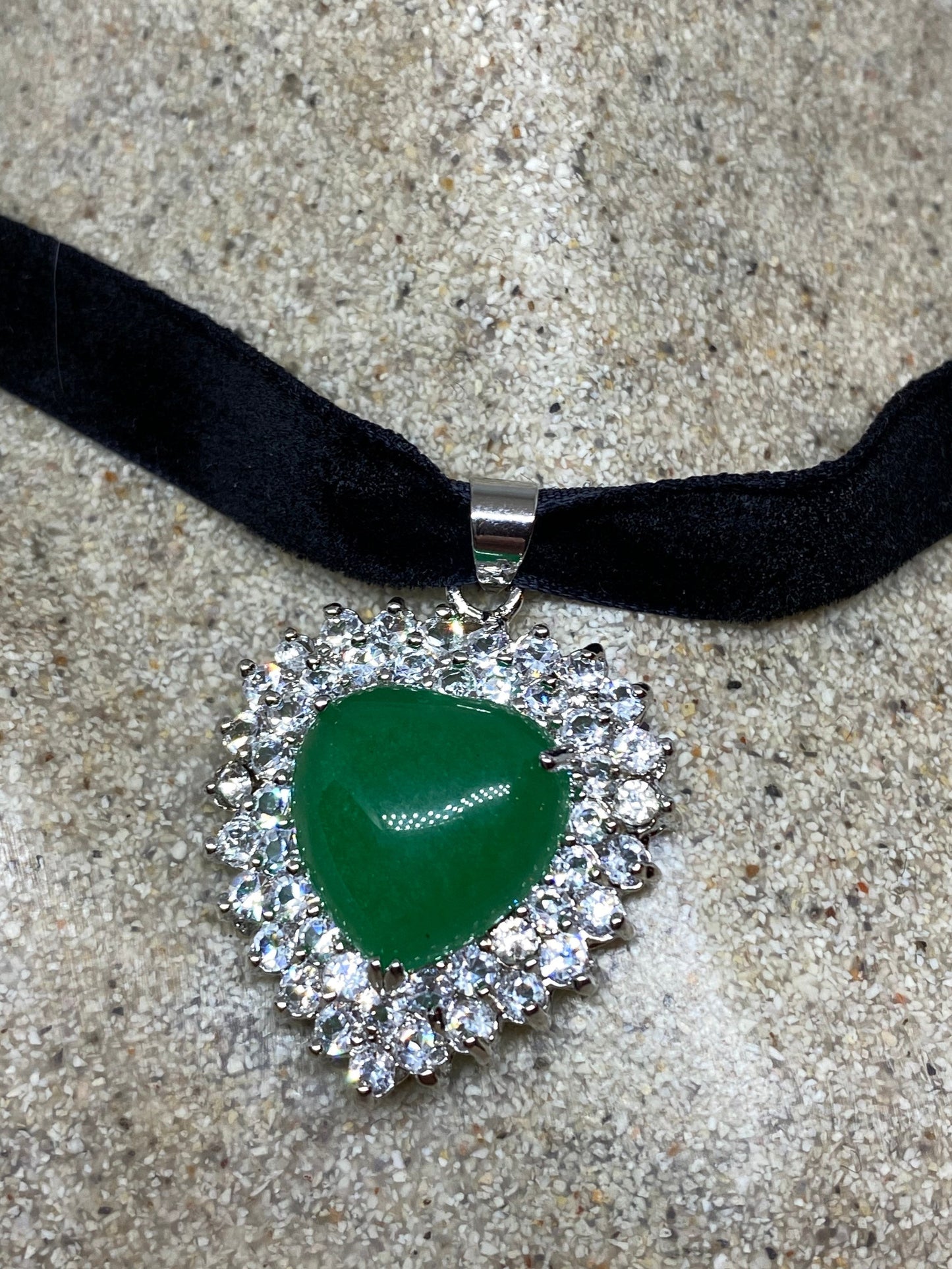 Vintage Green Jade Heart Choker Gold Finish Necklace Pendant