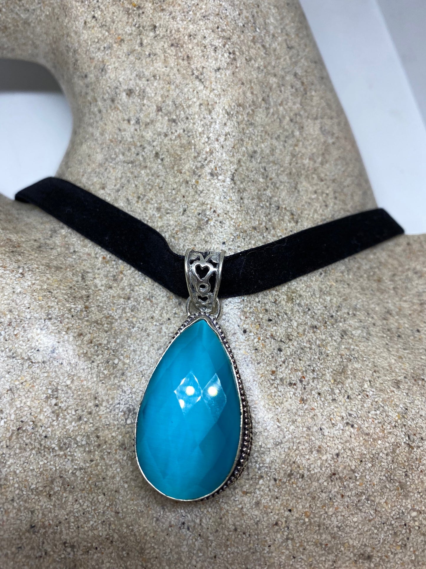 Vintage Turquoise Cats Eye Glass Antique Velvet Choker Necklace