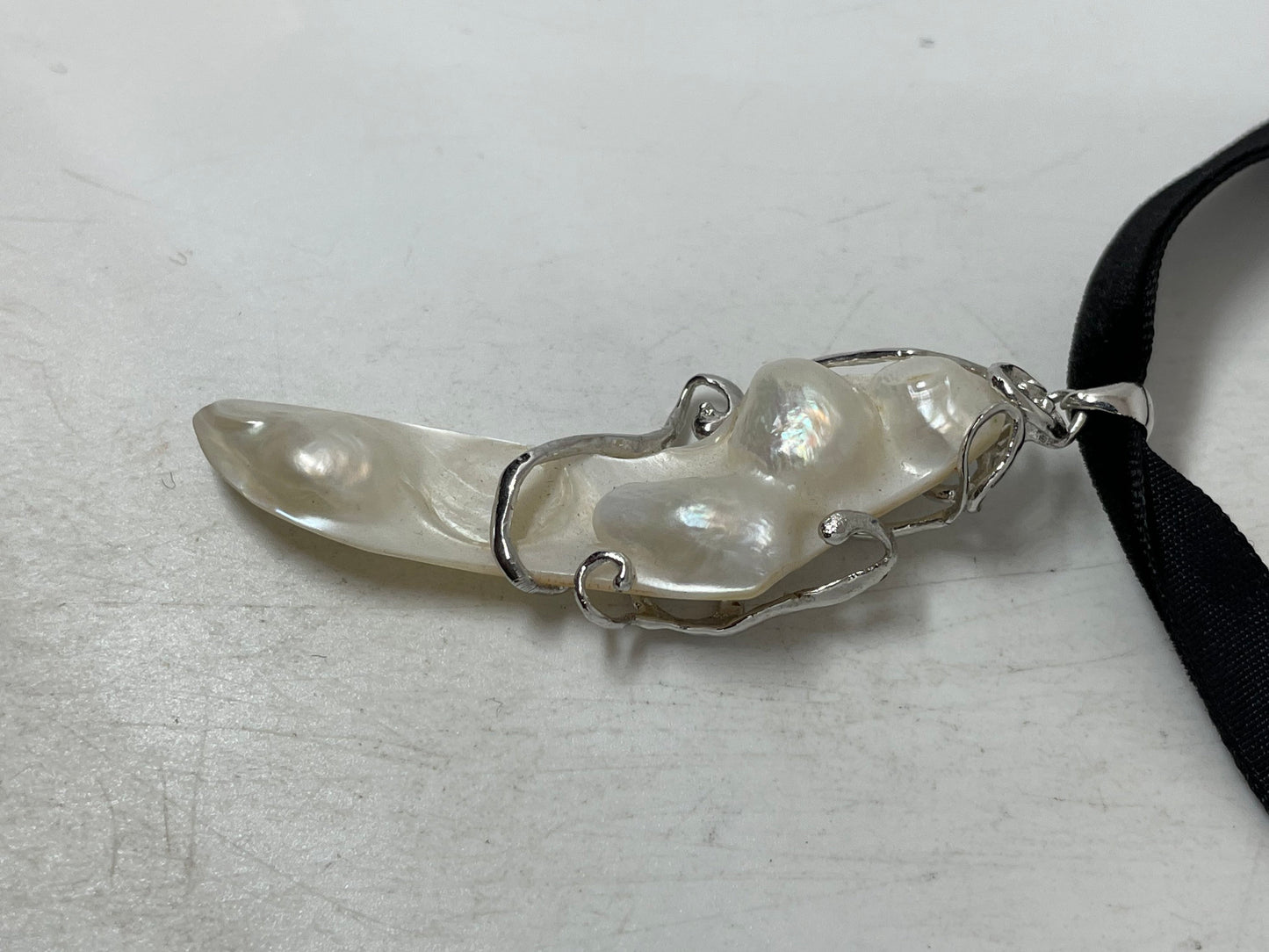 Vintage White Sapphire 925 Sterling Silver Mother of Pearl Dangle Pendant Necklace