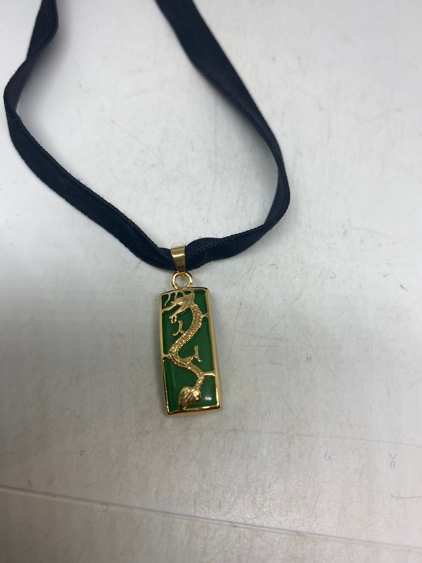 Vintage Green Jade Dragon Choker Golden Necklace Pendant
