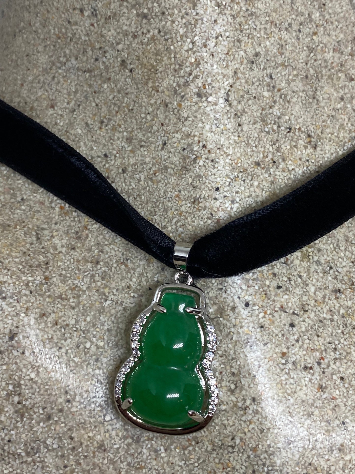 Vintage Green Jade Buddhist Gourd Choker Necklace Pendant