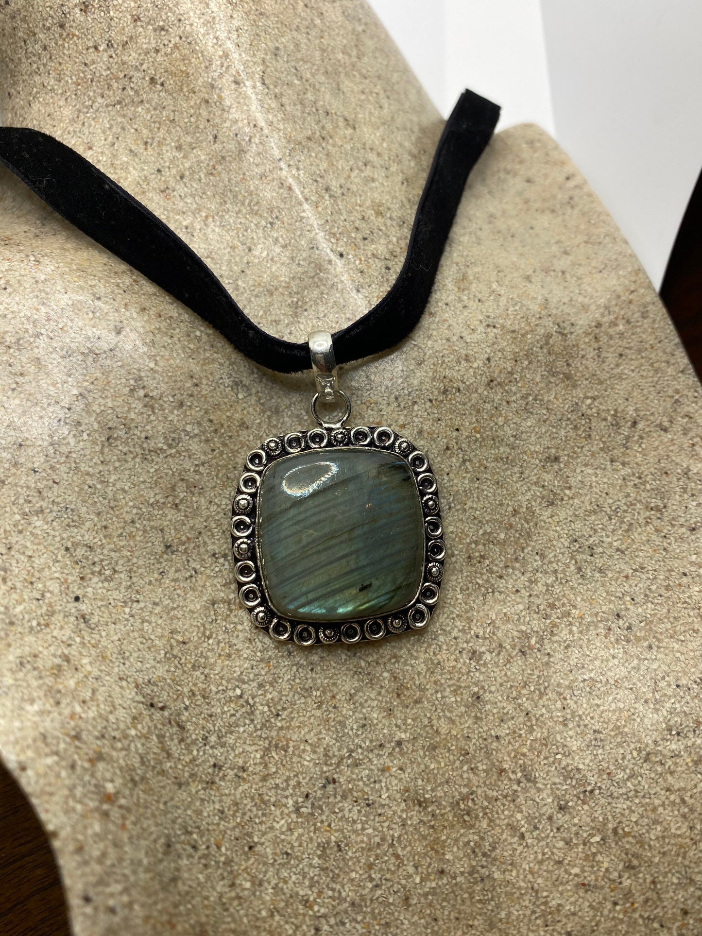 Vintage Genuine Blue Labradorite Choker Necklace.