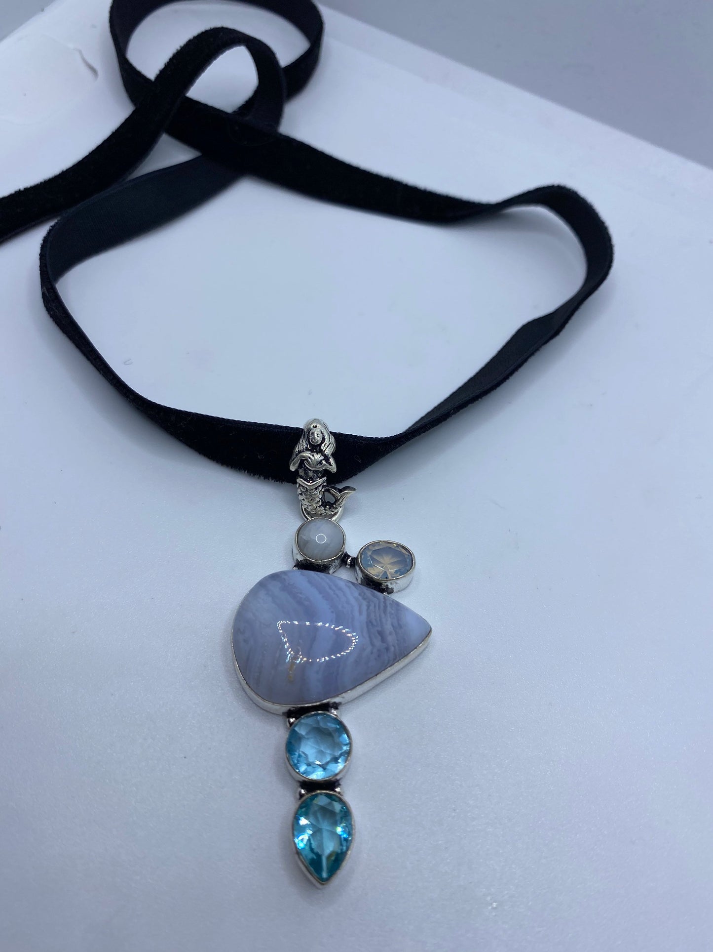 Vintage Genuine Blue Lace agate Choker Necklace.