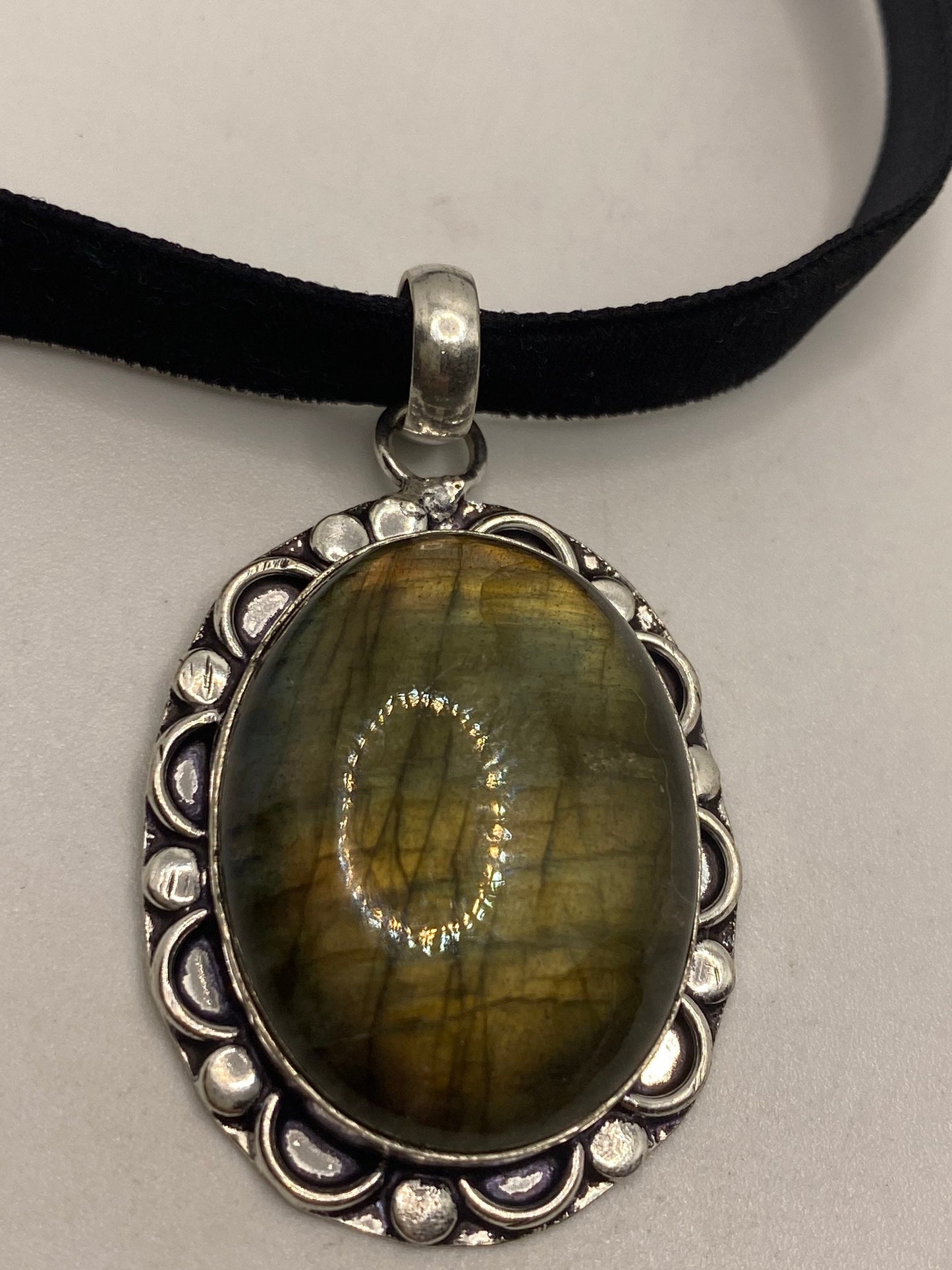 Vintage Silver Genuine Rainbow Labradorite Choker Black Velvet Necklace.