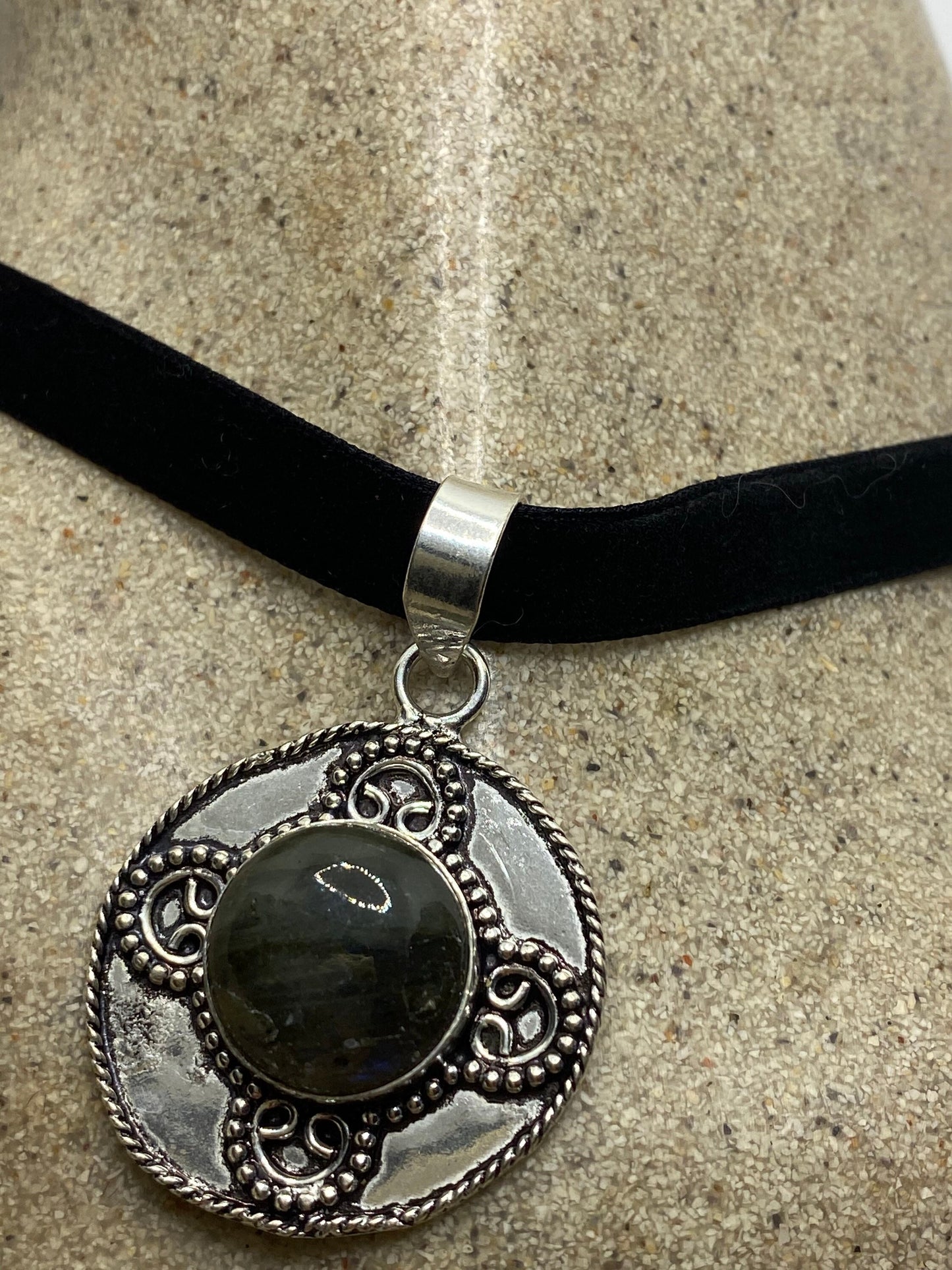 Vintage Silver Genuine Rainbow Labradorite Choker Black Velvet Necklace.
