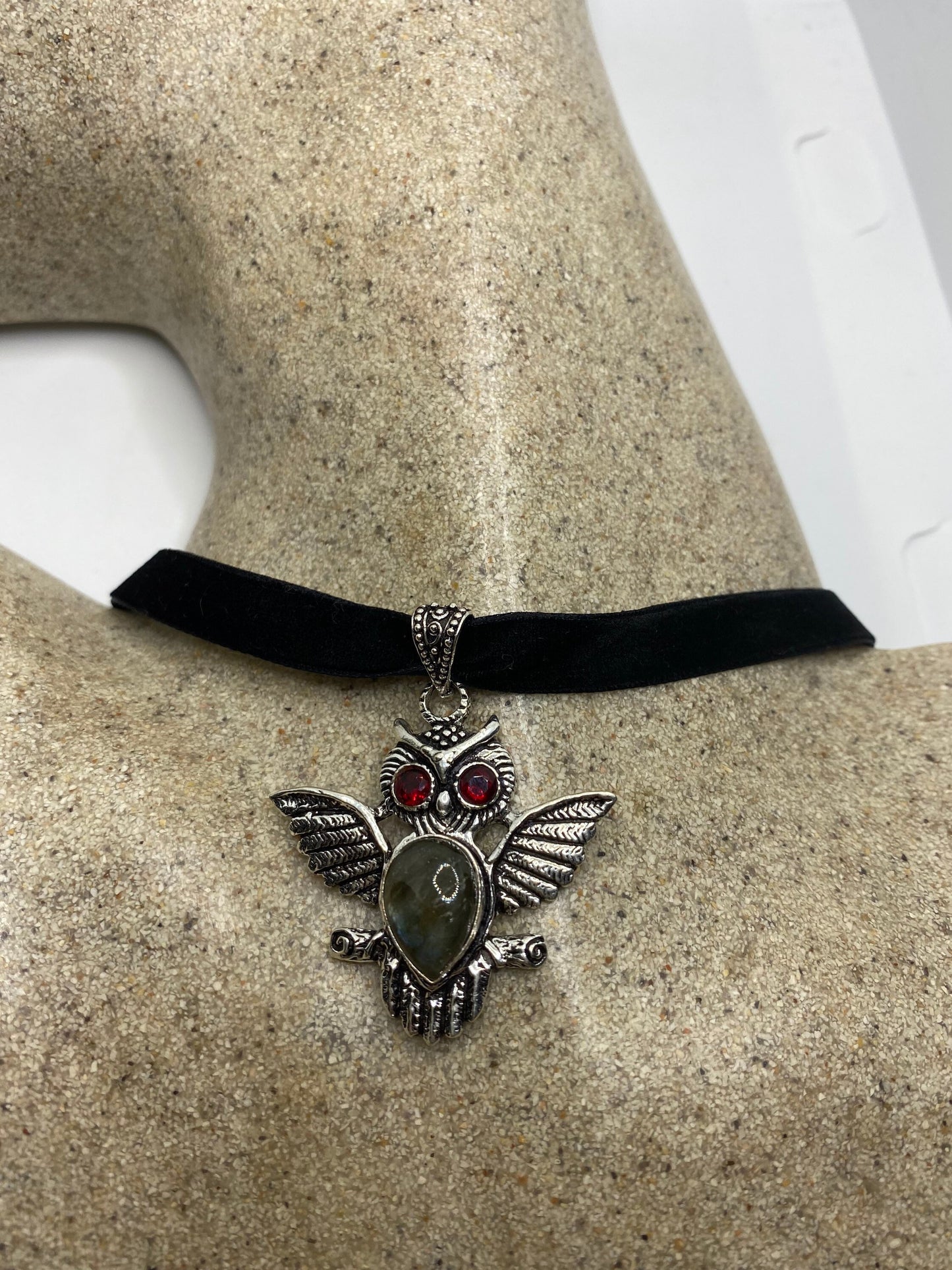 Vintage Silver Genuine Rainbow Labradorite Owl Choker Black Velvet Necklace.