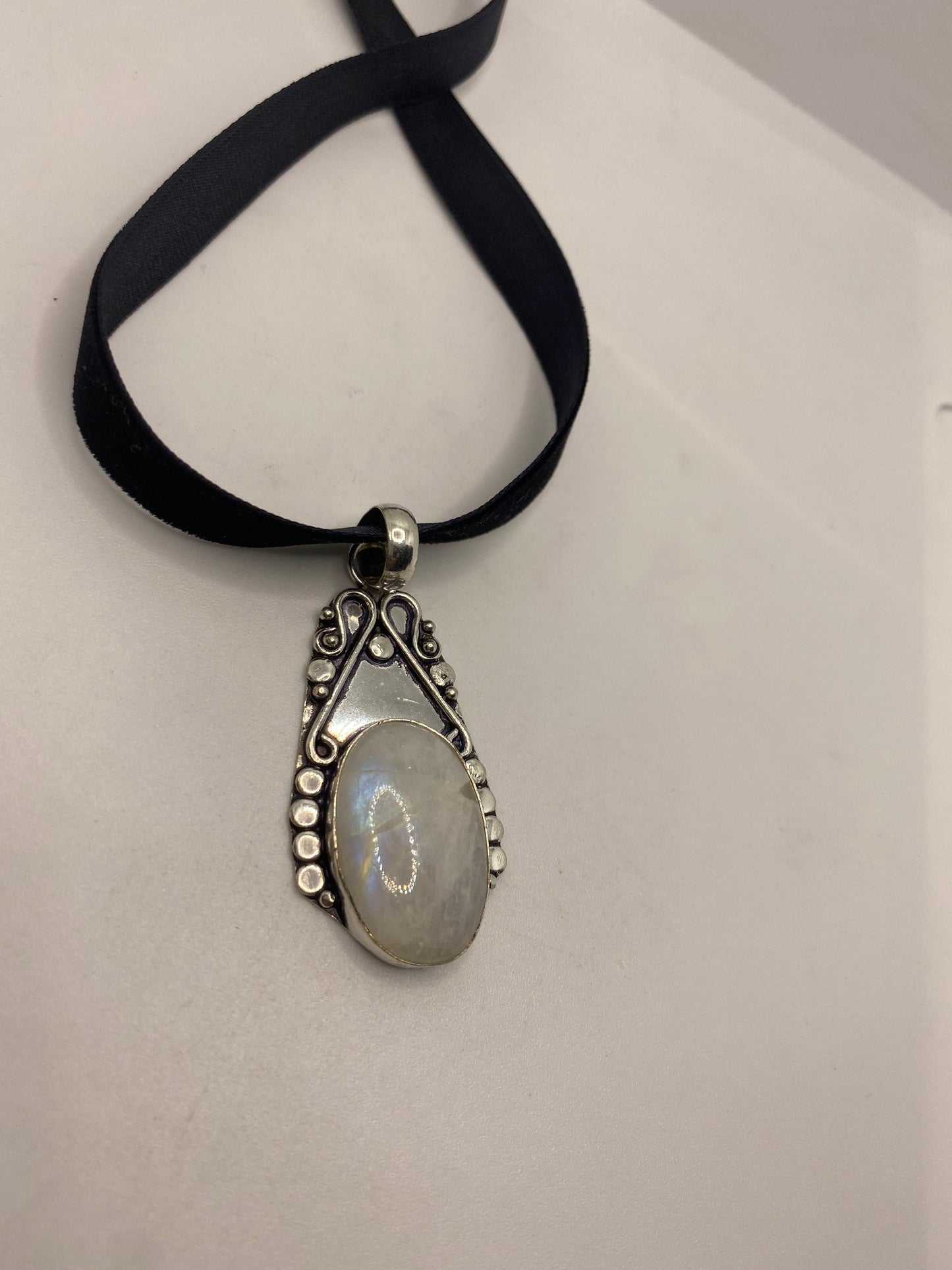Vintage Rainbow Moonstone Choker Pendant Necklace