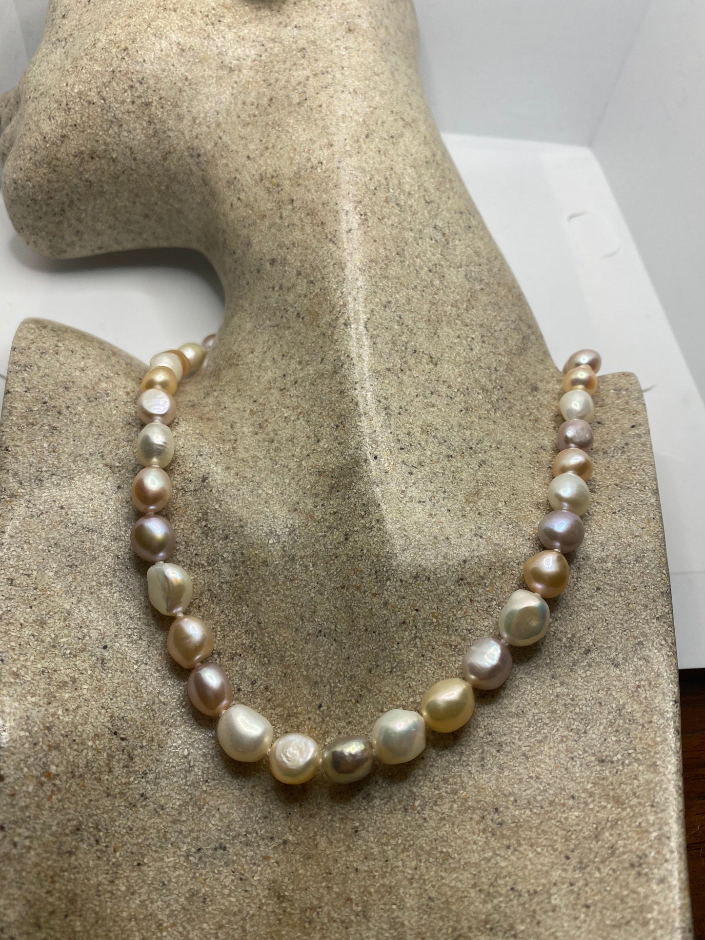 Vintage Hand Knotted Pink Pearl 16 in Necklace