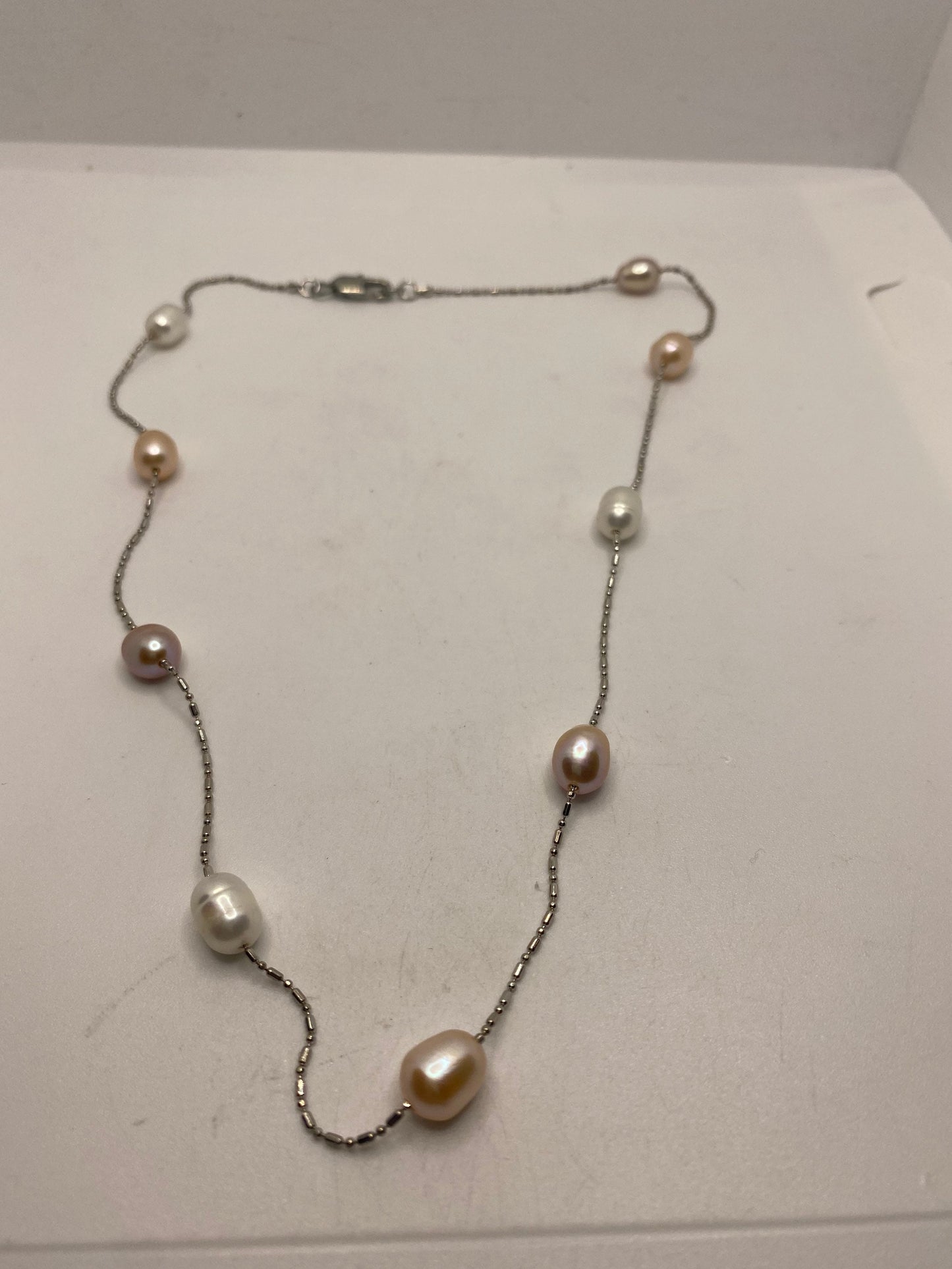 Vintage White Pearl 16 in Necklace